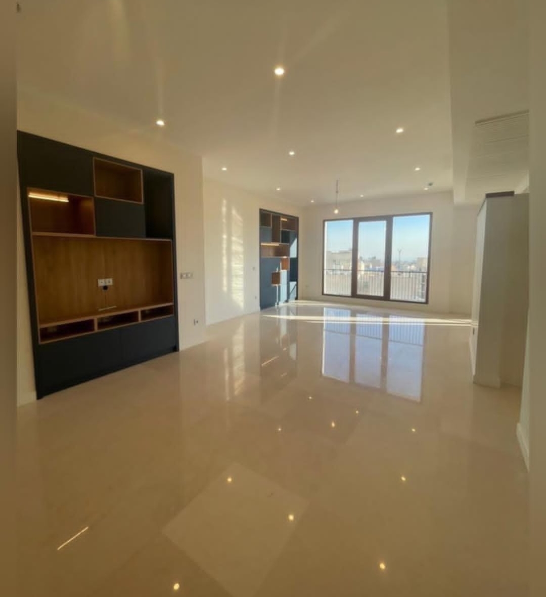 فروش 81متر 2 خواب غرق نور در شمس آباد