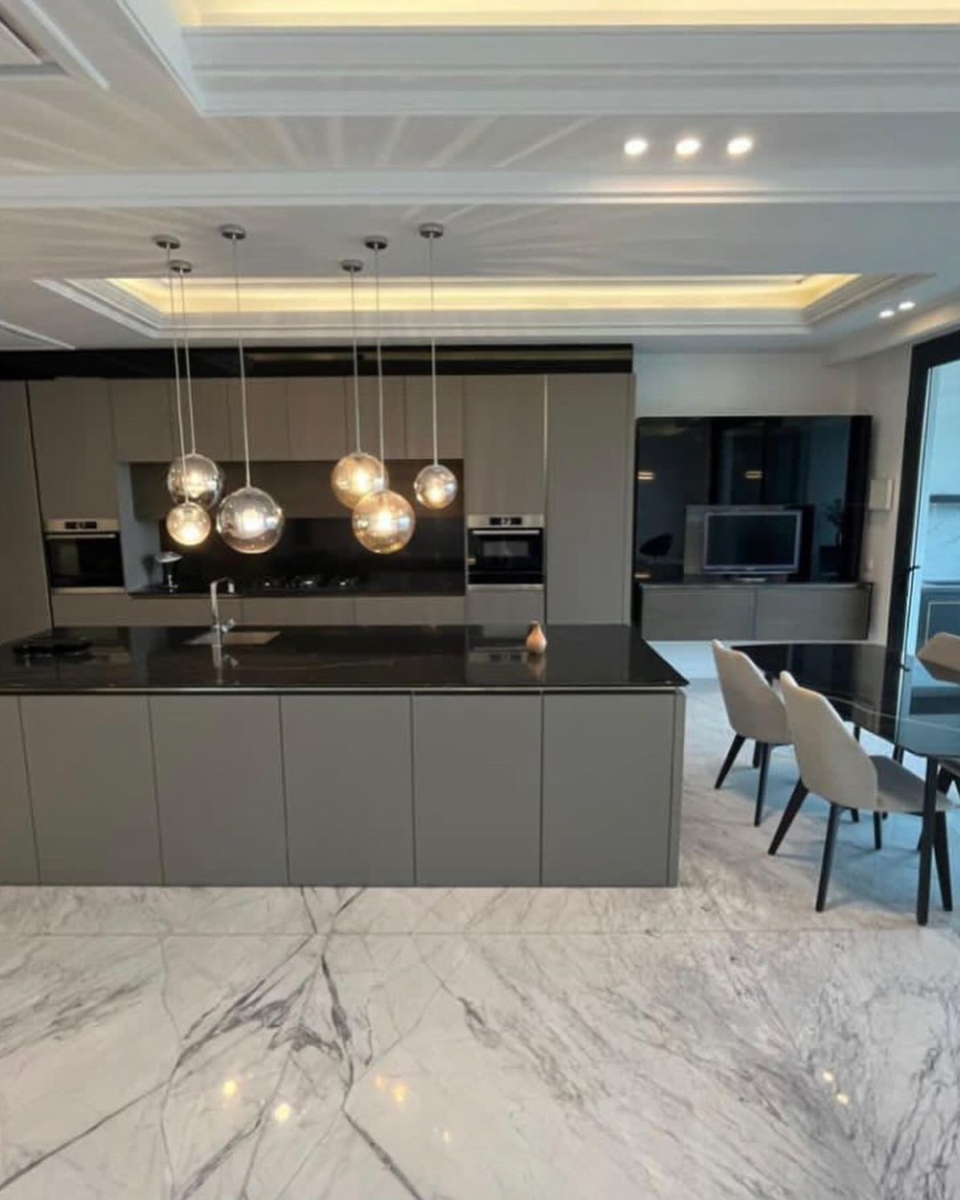 اجاره آپارتمان 190 متر نیاوران مشاعات هتلینگ