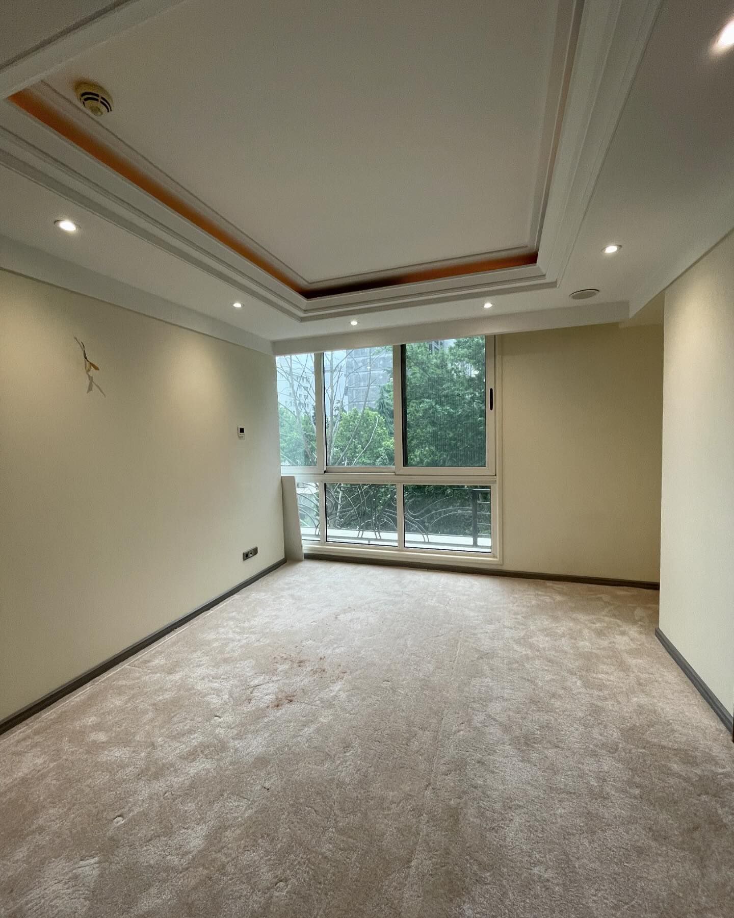 اجاره آپارتمان 260 متر اقدسیه تراس قابل چیدمان