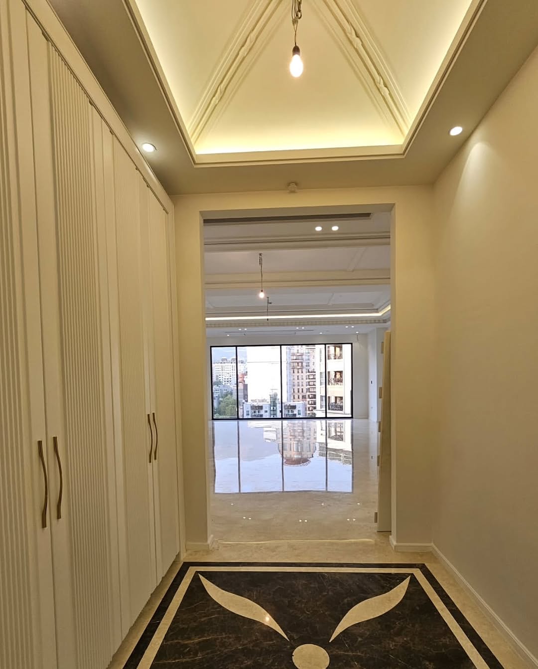 اجاره آپارتمان 240متر نیاوران  فول مشاعات پلان تفکیکی ورودی مجلل