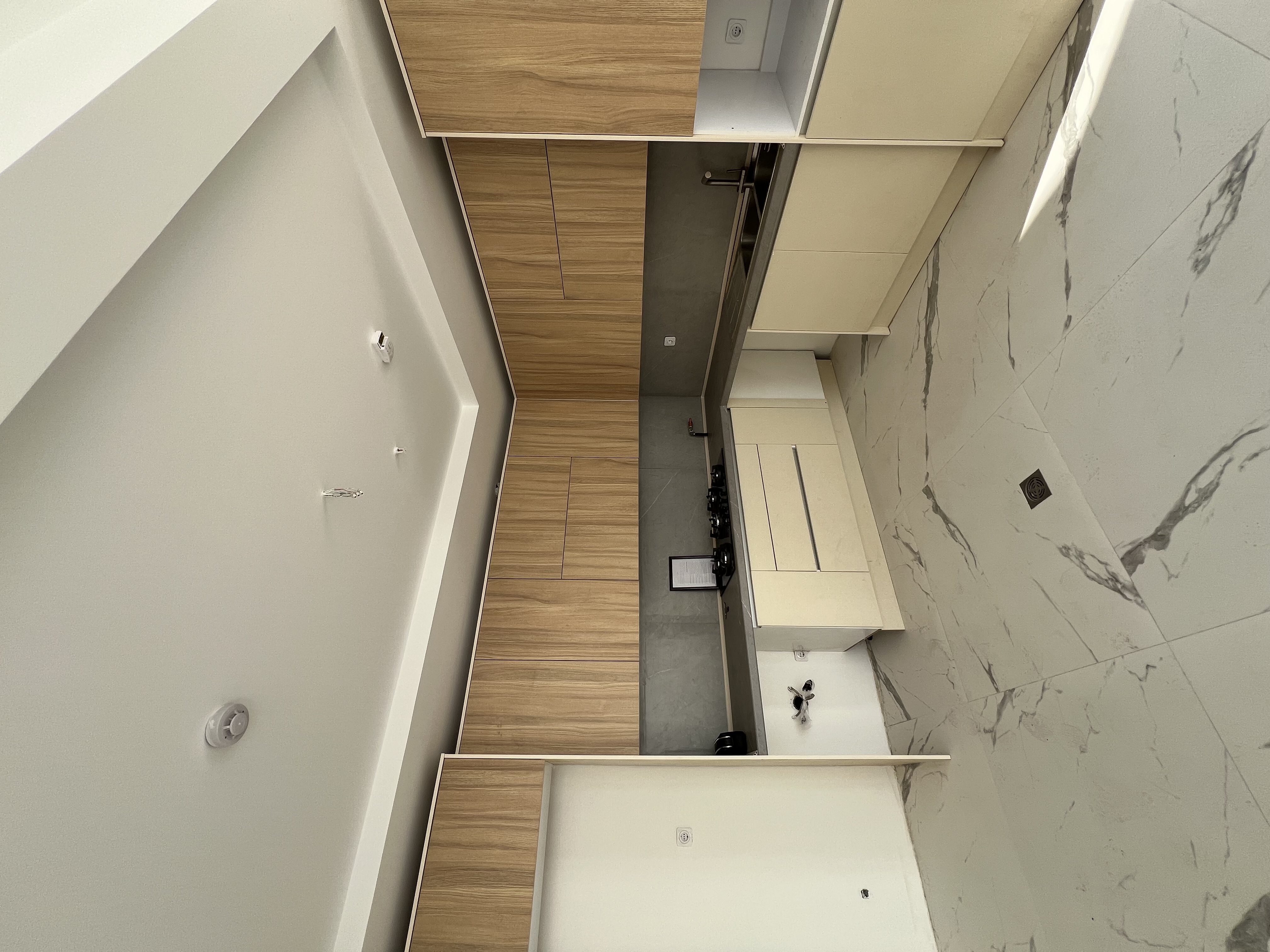 فروش اپارتمان  130 متر آپارتمان 3 جهت نورگیر لاکچری ساخت