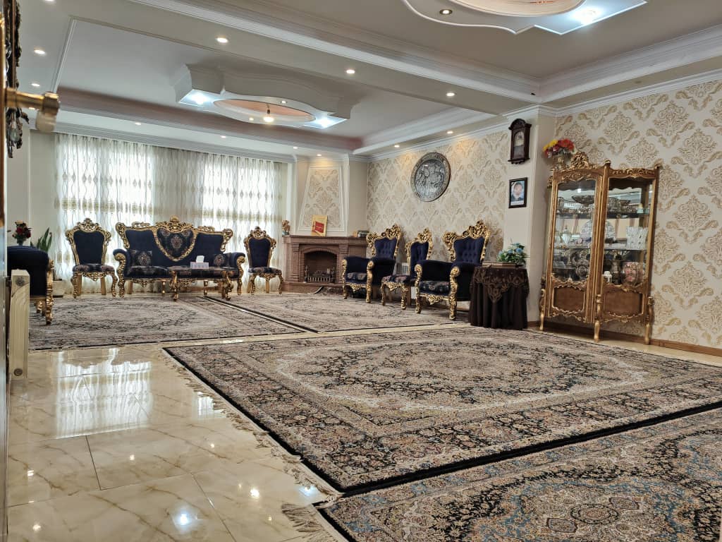 فروش 138 متر آپارتمان دیباجی تک واحدی دو جهت نورگیر