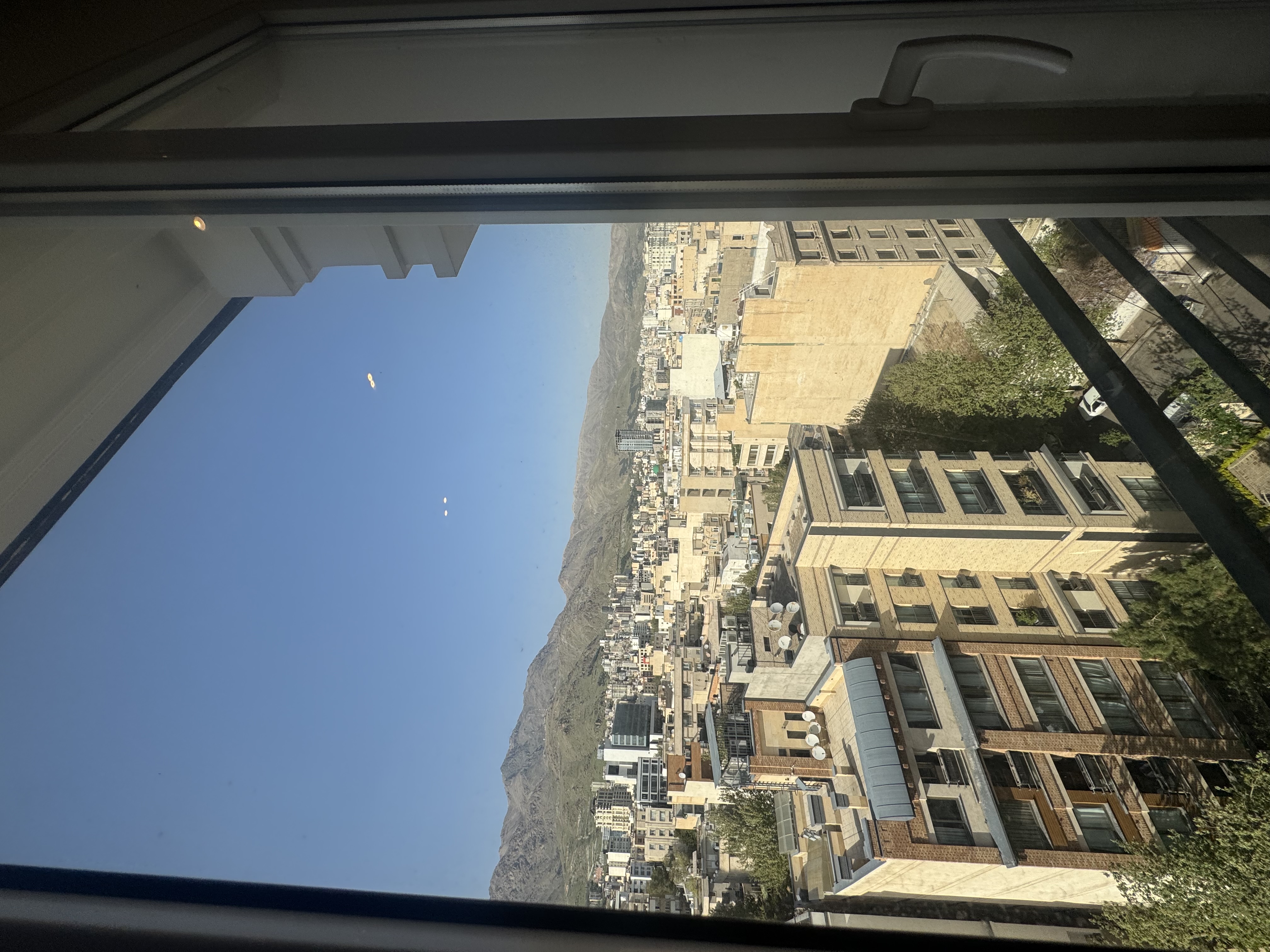 اجاره آپارتمان 135متر  دزاشیب 2خواب برج باغ