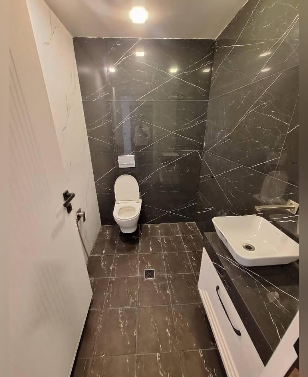 فروش آپارتمان 104 متر  عطاری مقدم کلید نخورده