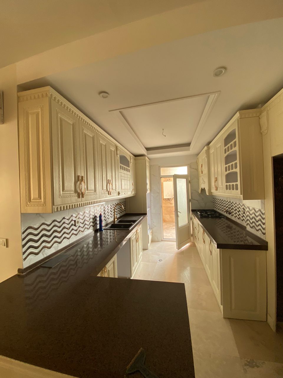 فروش نیاوران 123 متر نور از دوجهت