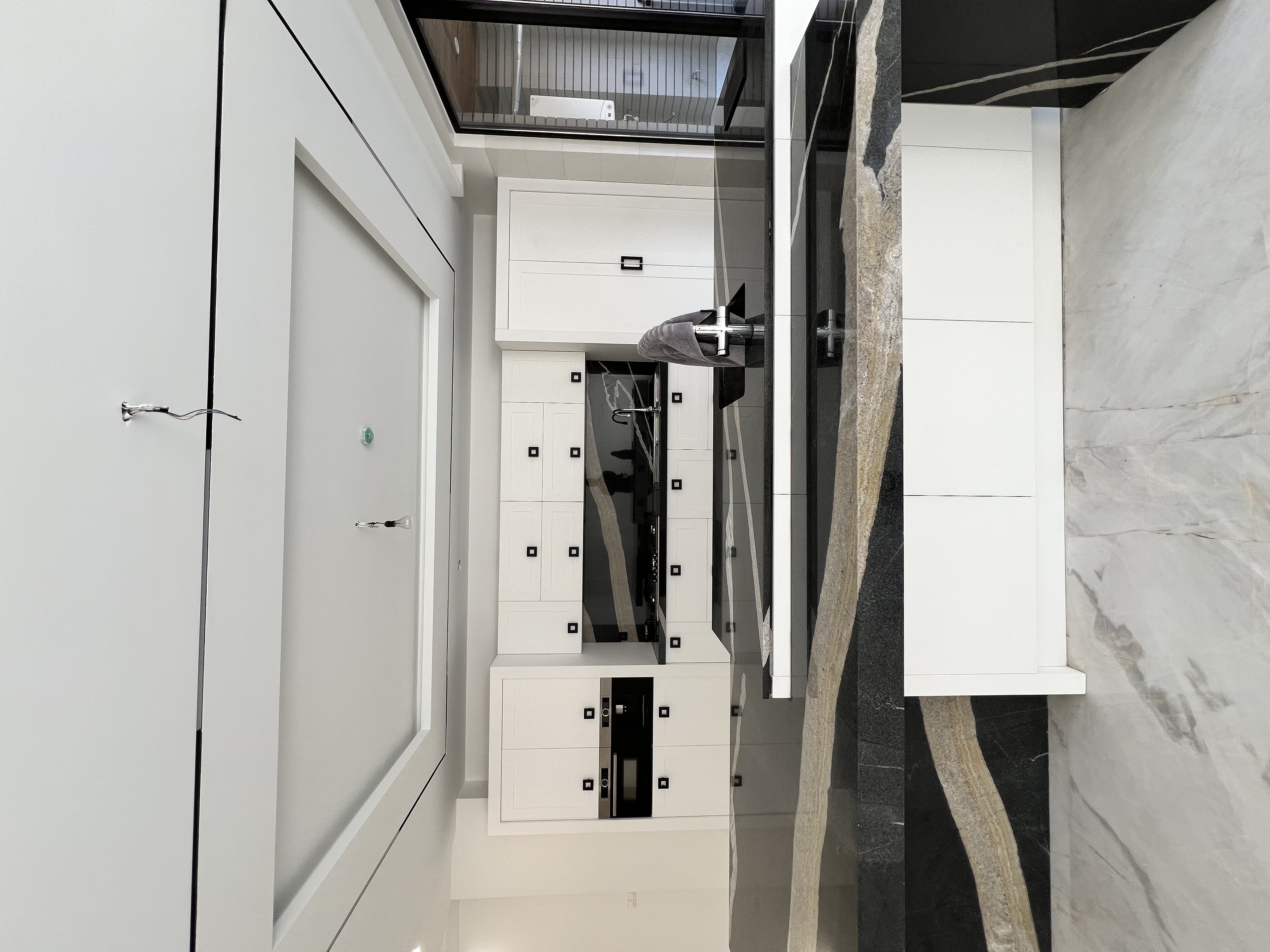 فروش 200 متر آپارتمان در قلب دیباجی فول فرنیش