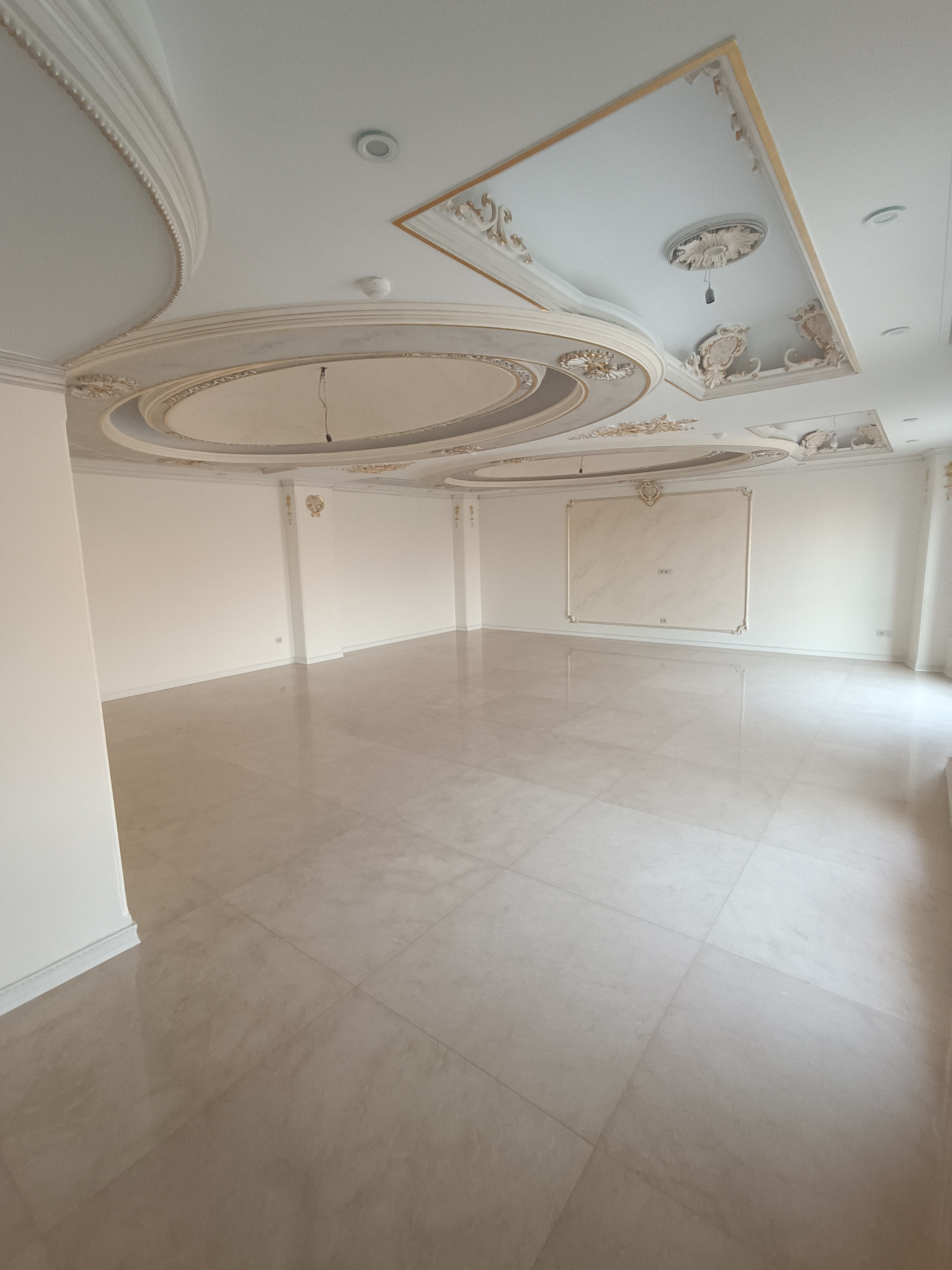 فروش آپارتمان 220 متر شهرک لاله تکواحدی 3 خواب ویو کوهستان