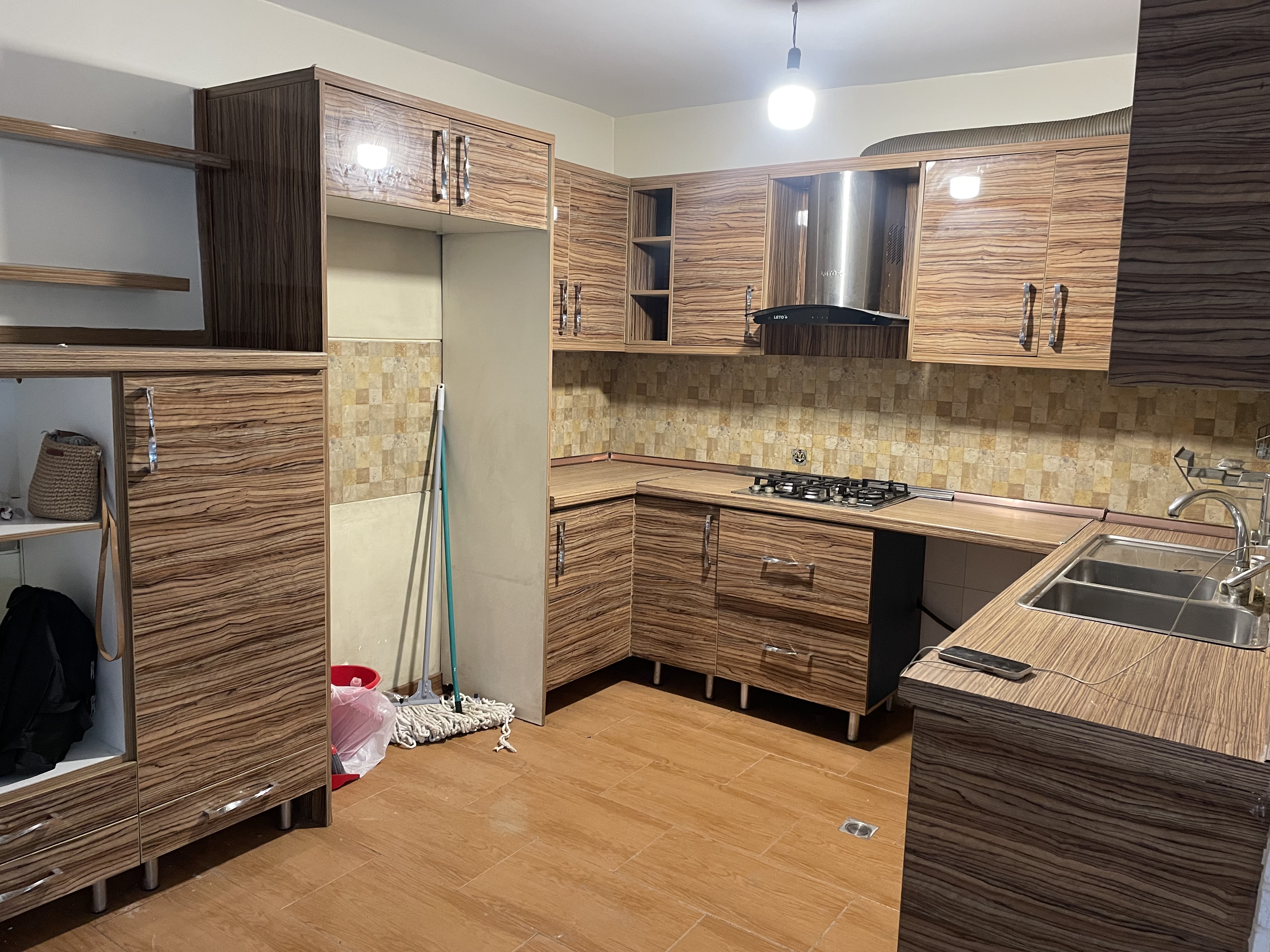 رهن آپارتمان 95 متر قیطریه 2 خواب