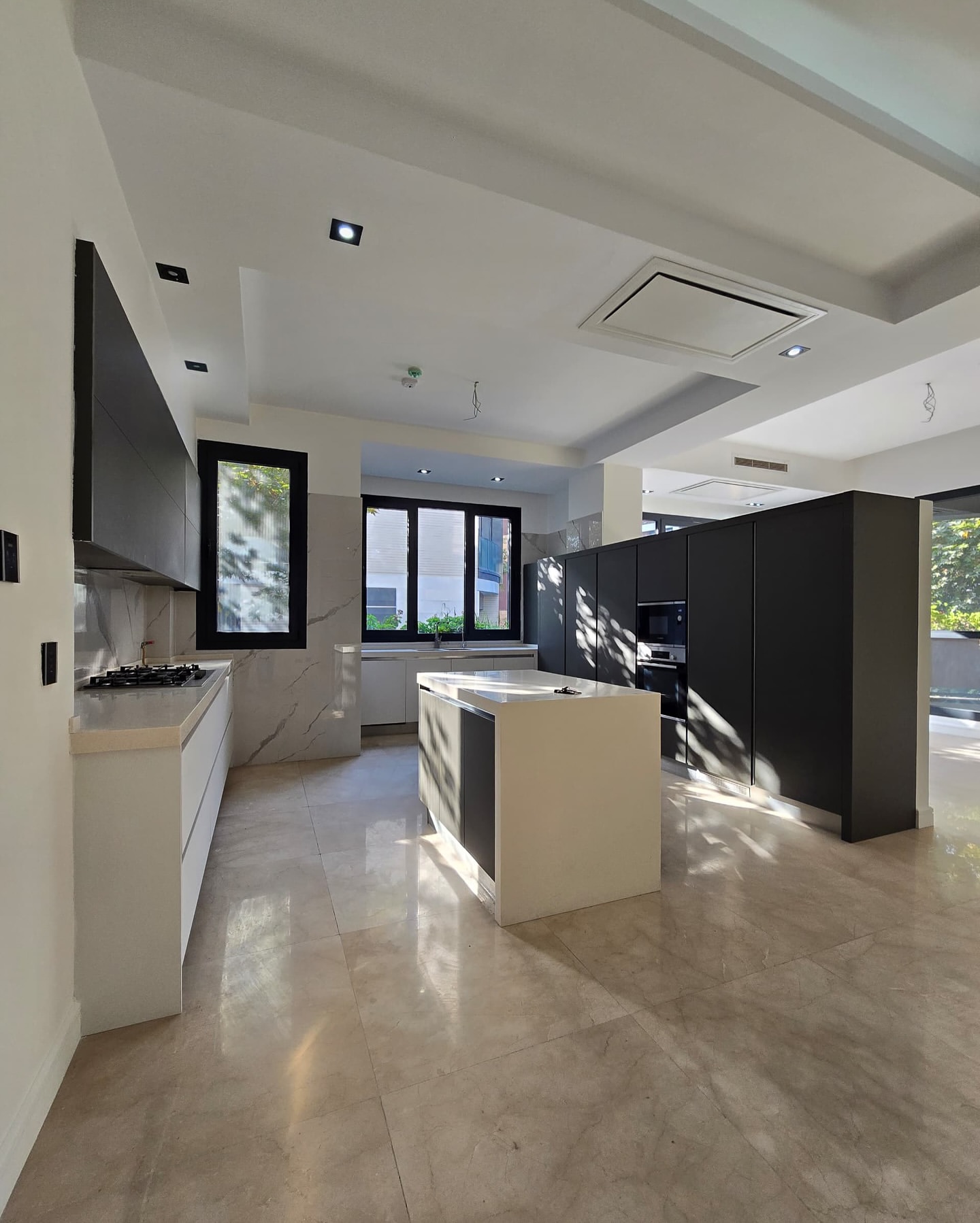 فروش آپارتمان 210 متر در فرمانیه غربی