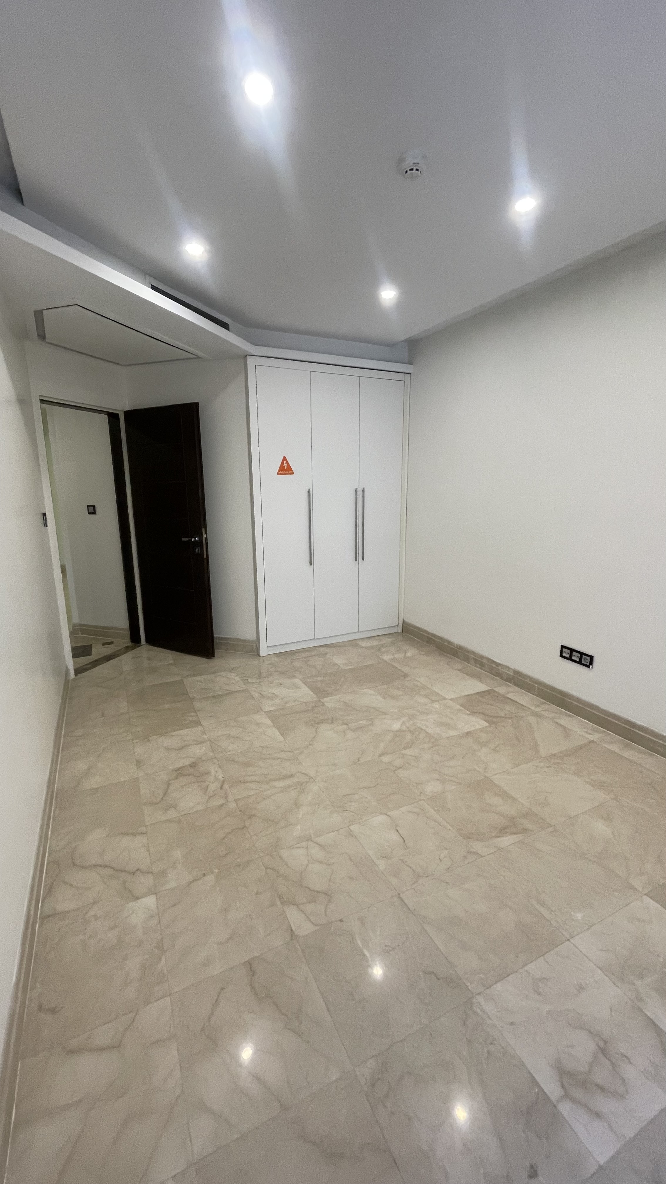 اجاره آپارتمان 140متر دروس فول امکانات
