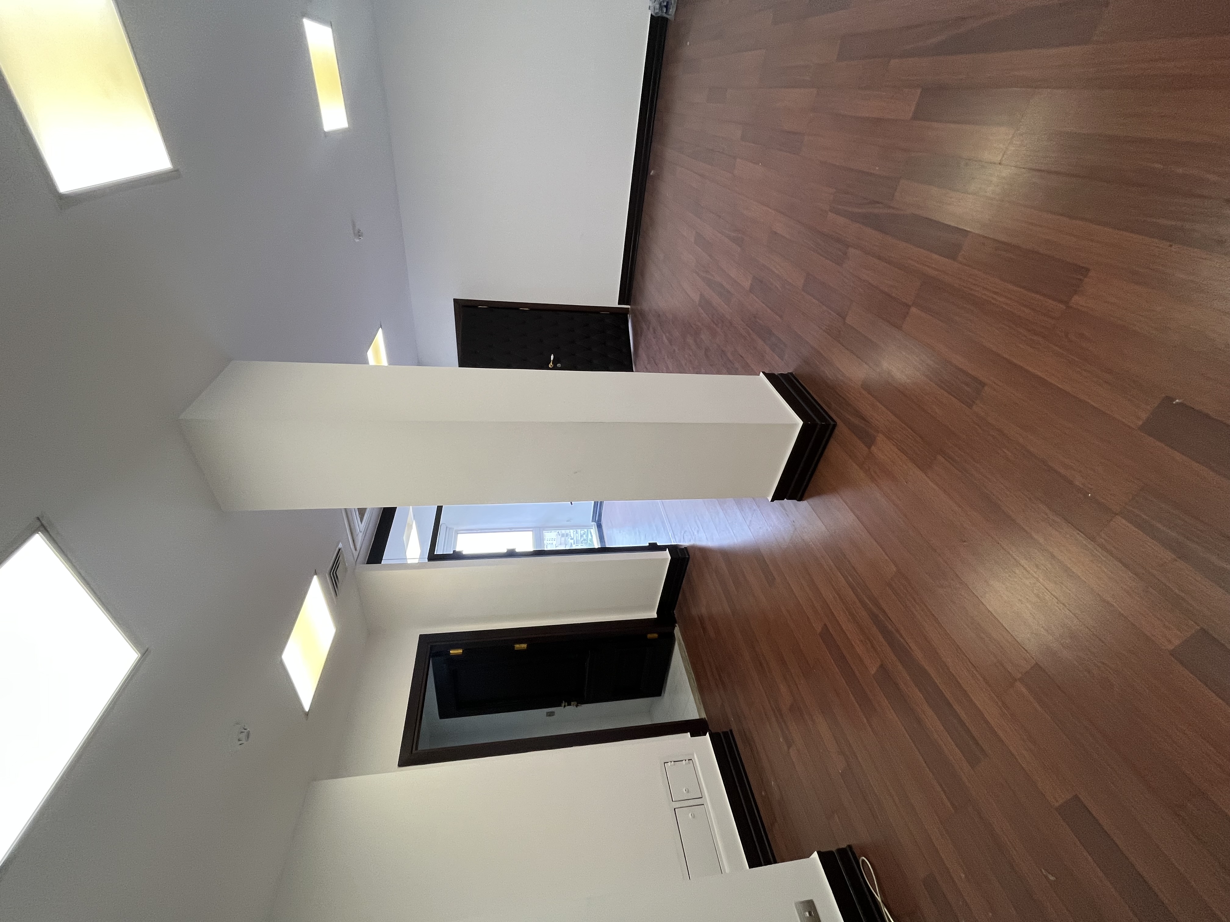 اجاره آپارتمان 95 متر در برج برند نیاوران