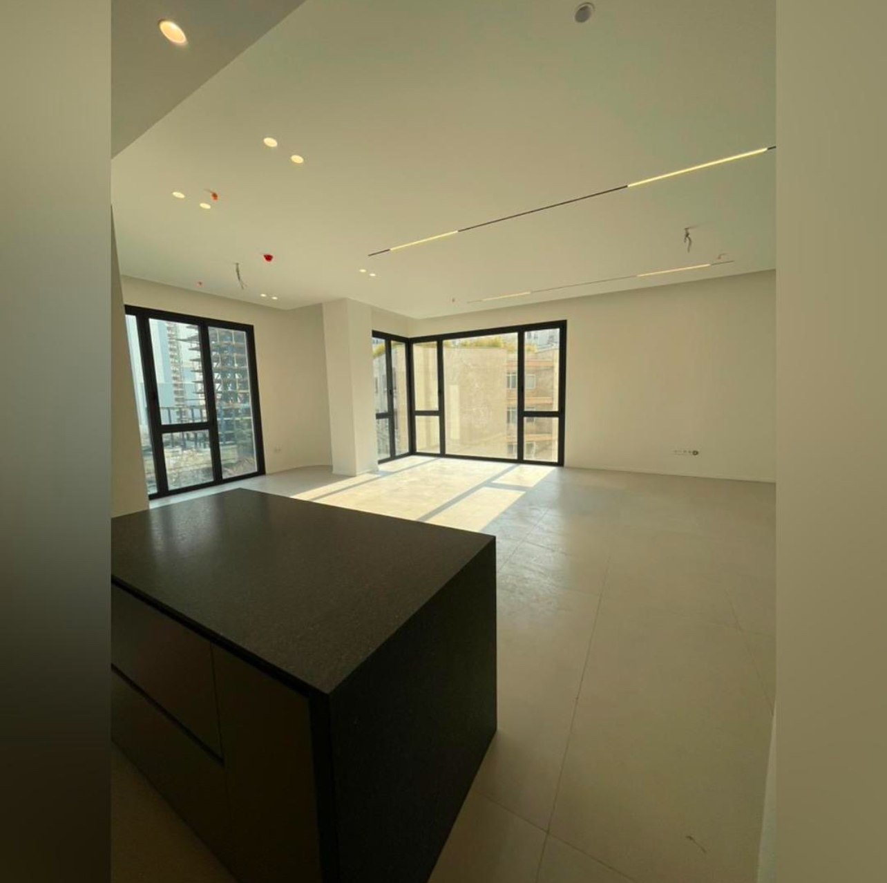 فروش آپارتمان 8 طبقه تک واحدی غرق نور تاپ لوکیشن دولت