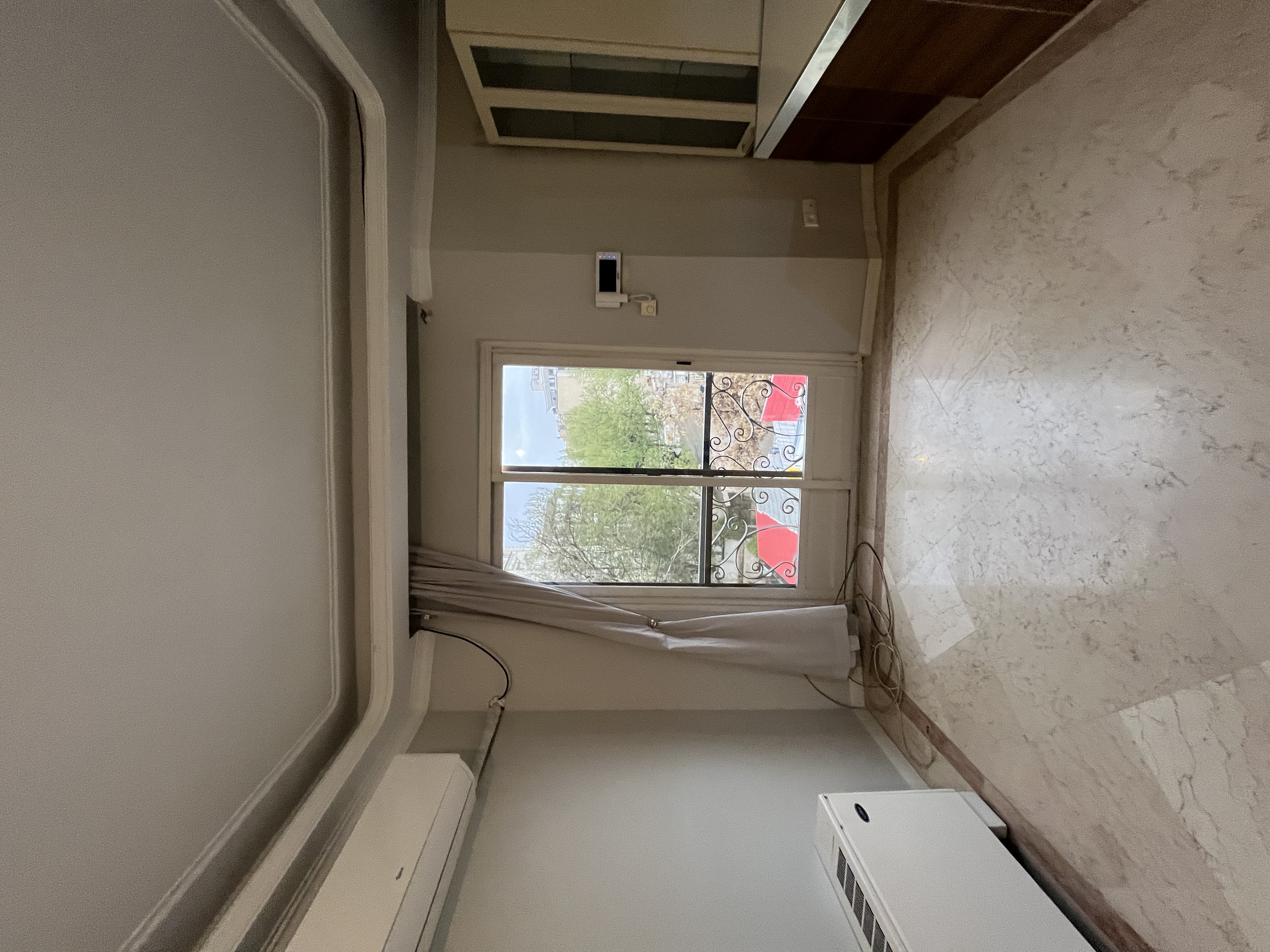 175 متر دو‌نبش