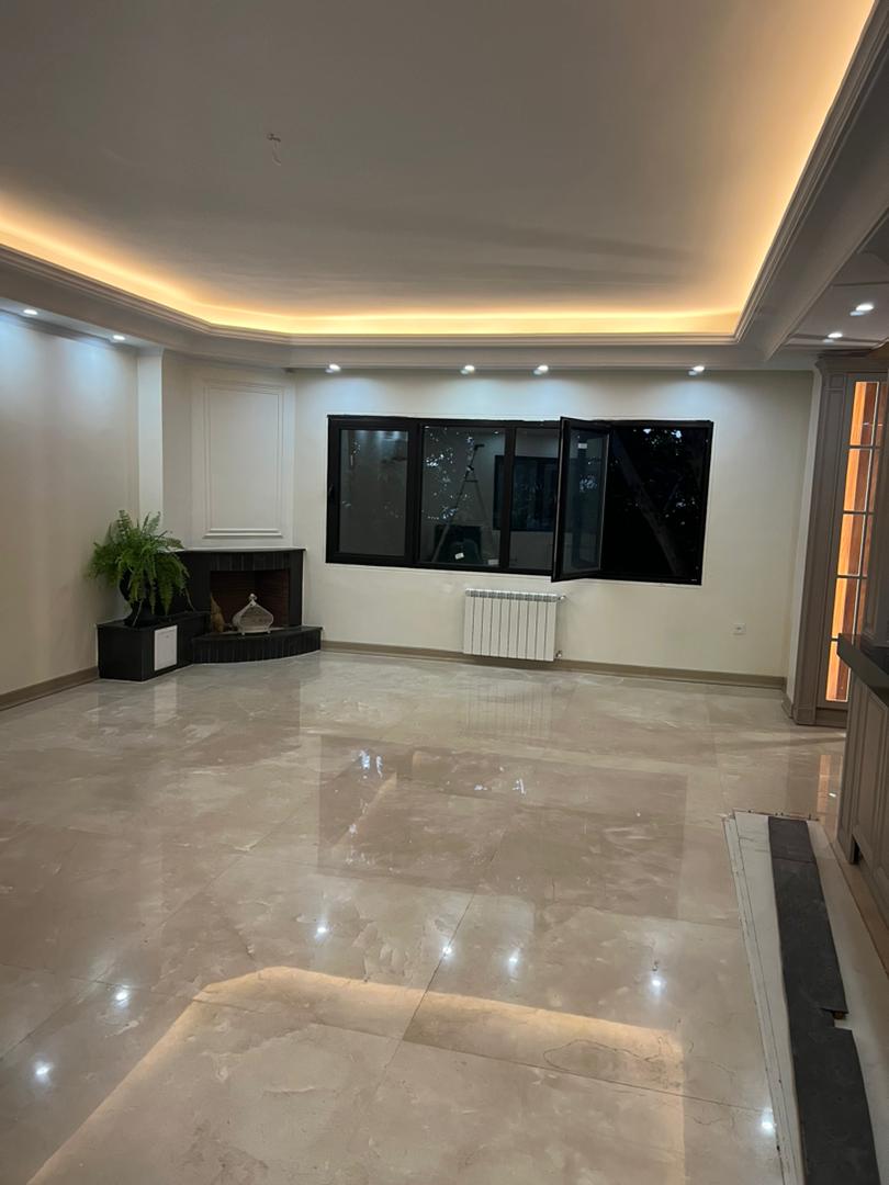 فروش اپارتمان 200متری سه خواب  تاپ لوکیشن