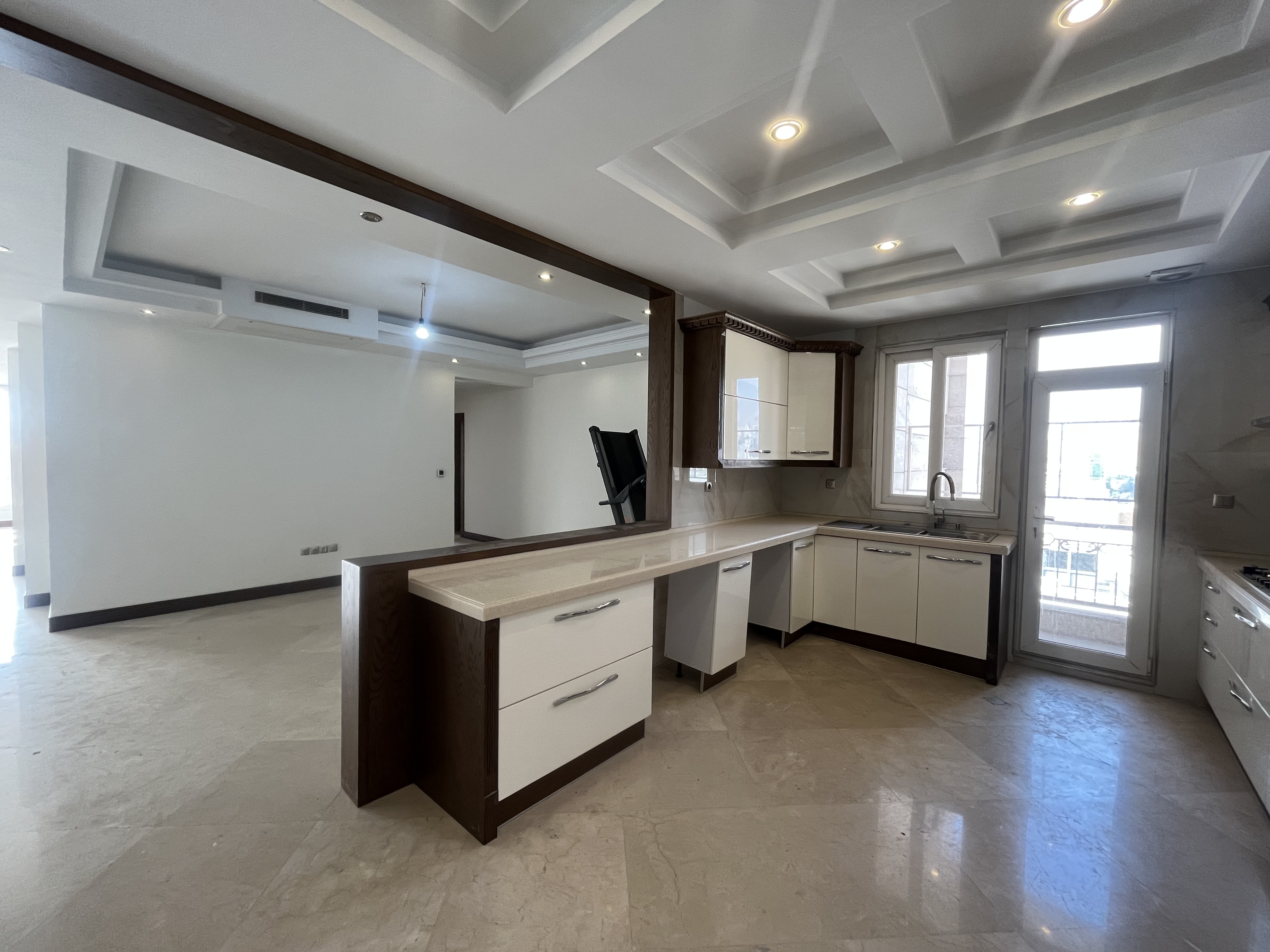 فروش اپارتمان 130 متر نیاوران