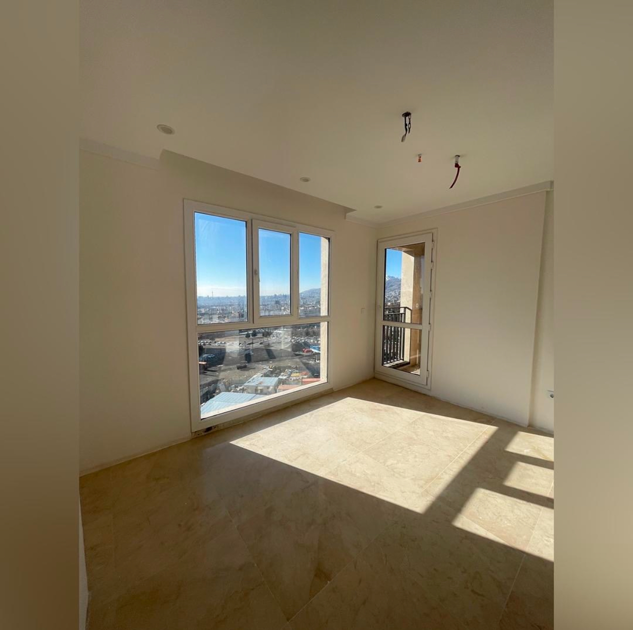 فروش اپارتمان 148 متر آپارتمان غرق نور مستقیم طبقه آخر