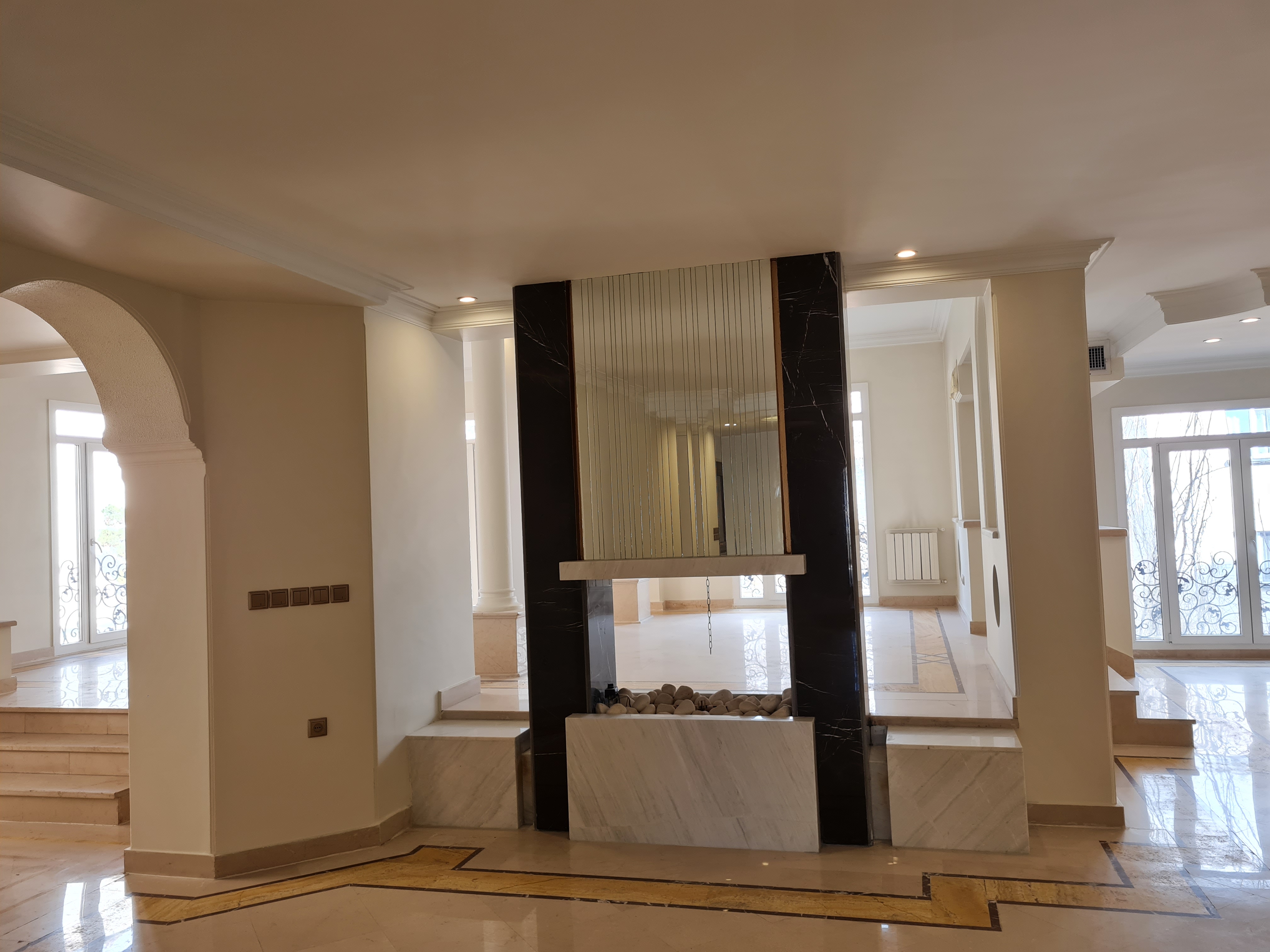فروش آپارتمان 300 متر آجودانیه تاپ لوکیشن