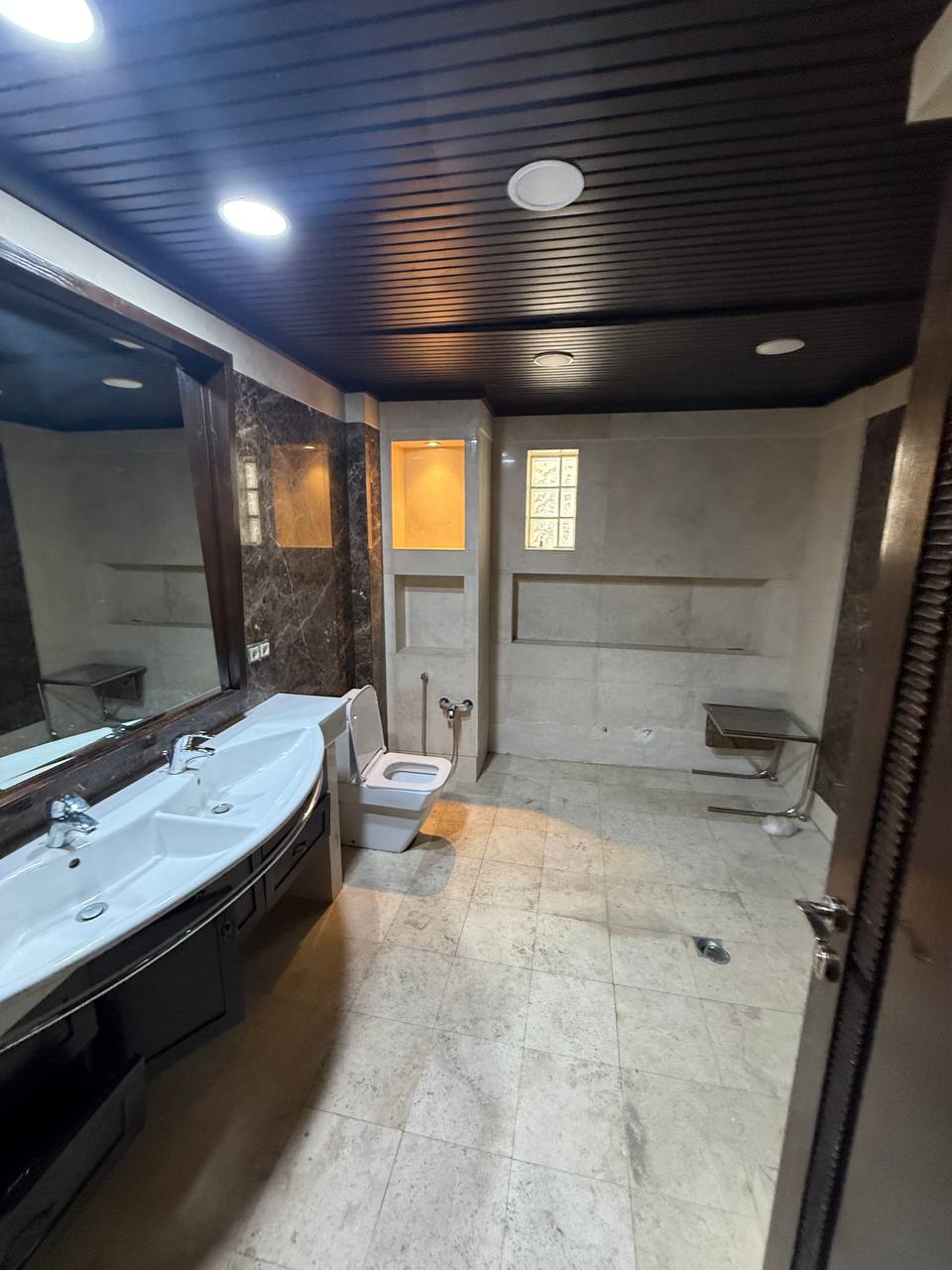 اجاره آپارتمان 250 متر نیاوران
