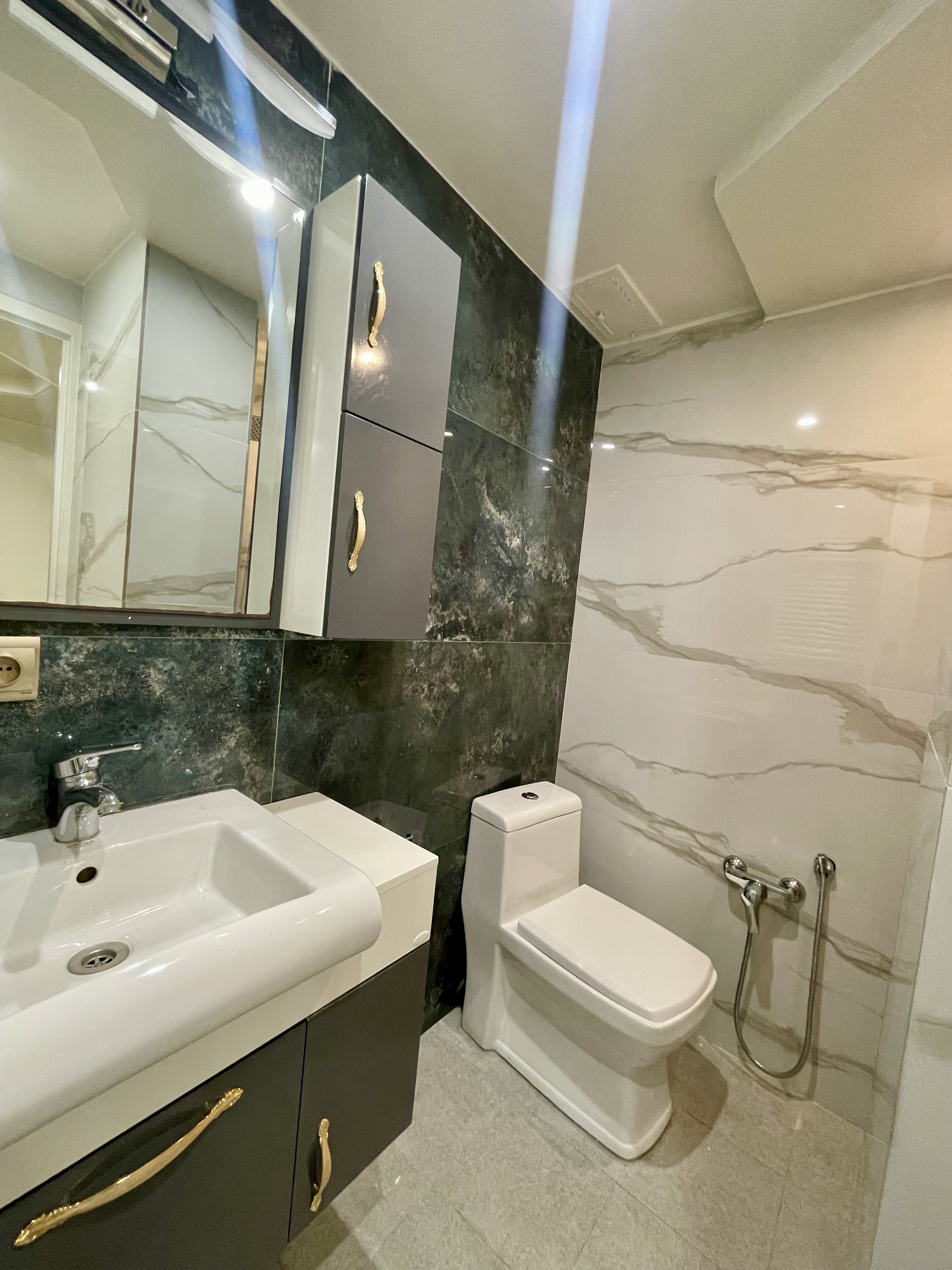 اجاره آپارتمان 200 متر فرمانیه 3خواب تاپ اوکیشن