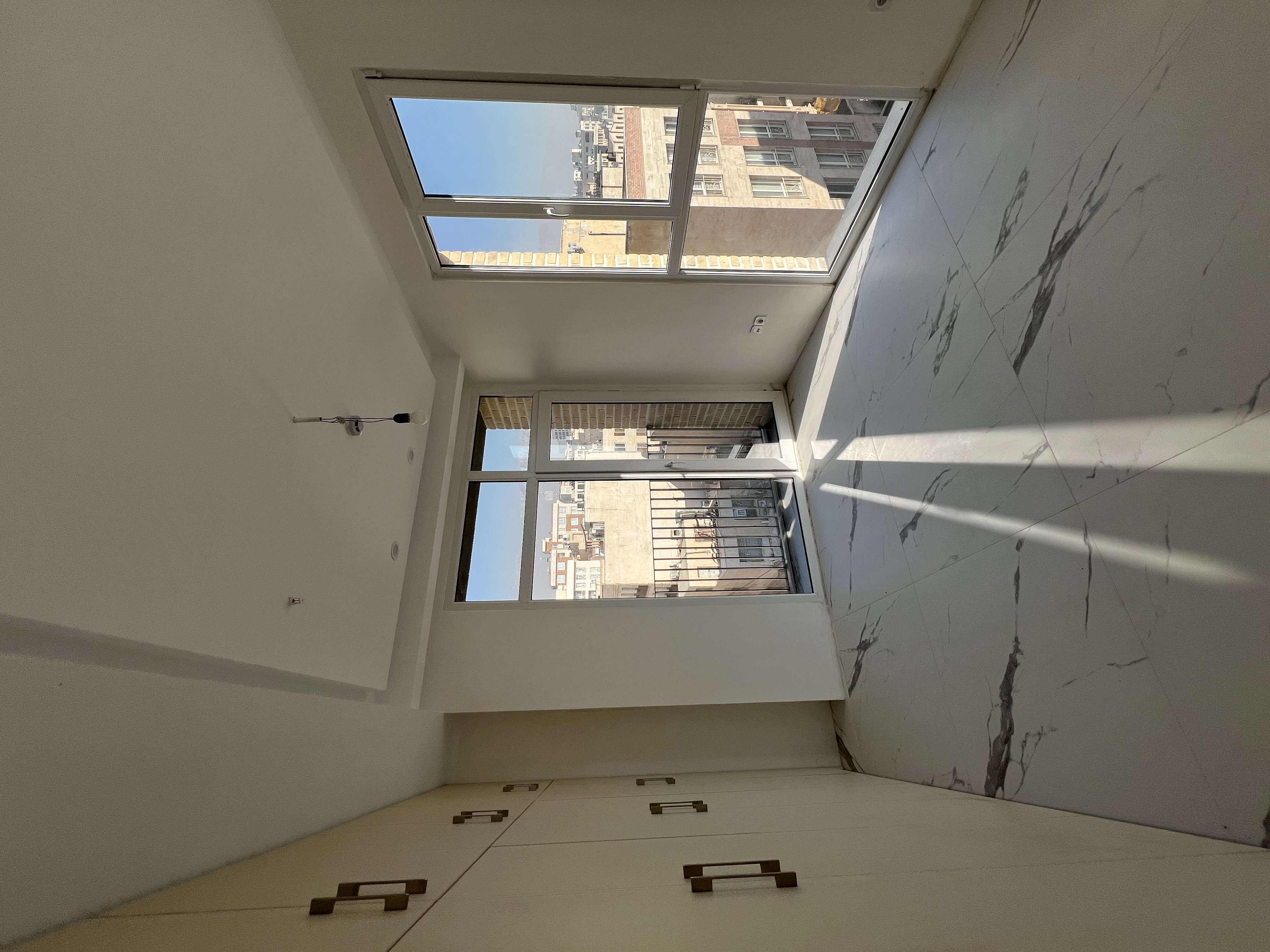 فروش اپارتمان  130 متر آپارتمان 3 جهت نورگیر لاکچری ساخت