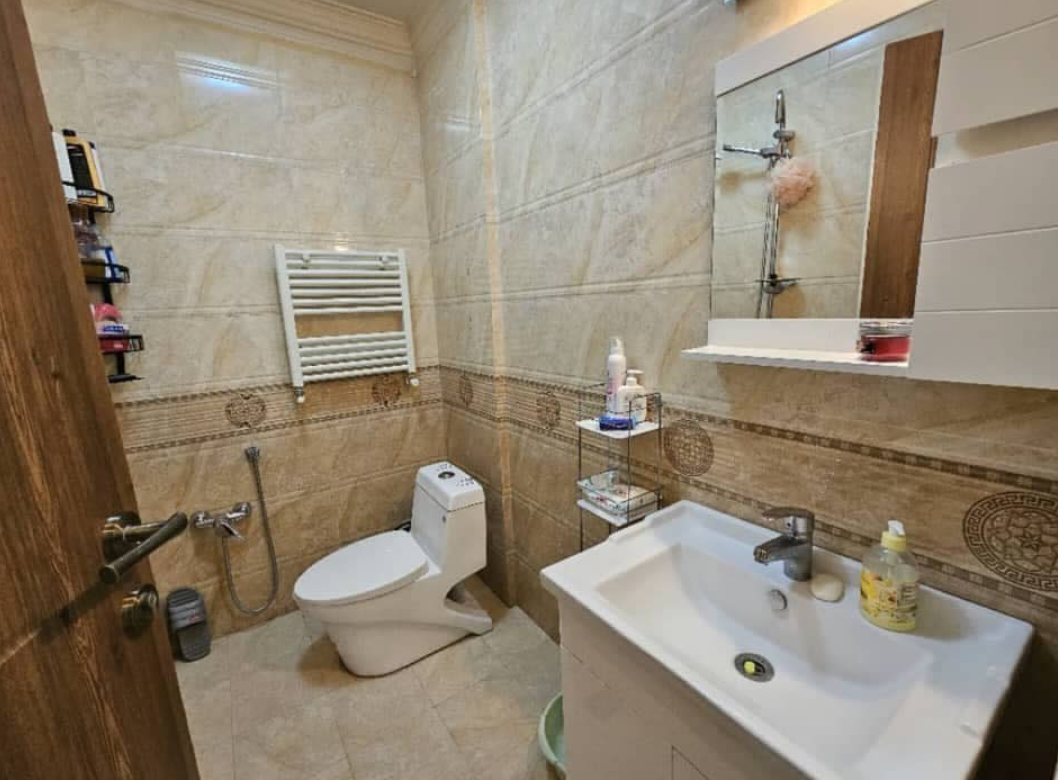 فروش آپارتمان 100متر ویو باغ کم سن