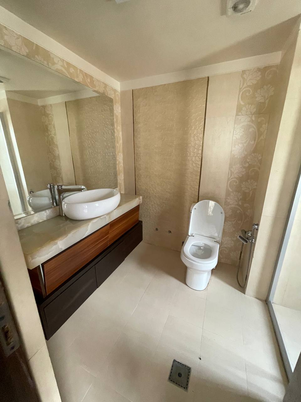 اجاره اپارتمان 180 متر نیاوران