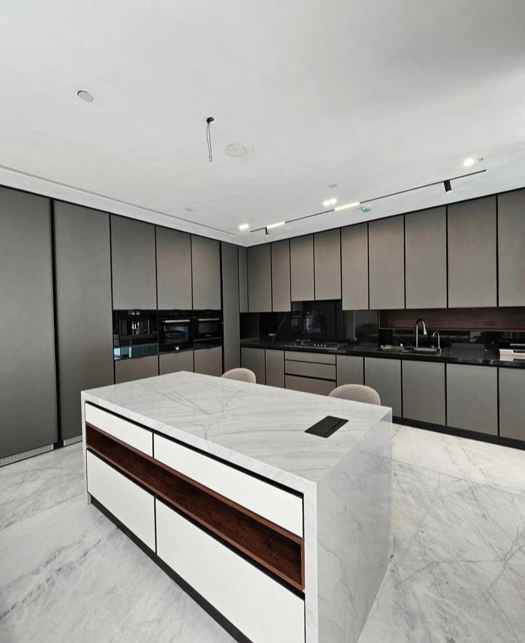 فروش آپارتمان 170‌متر قیطریه نوساز طبقات بالا