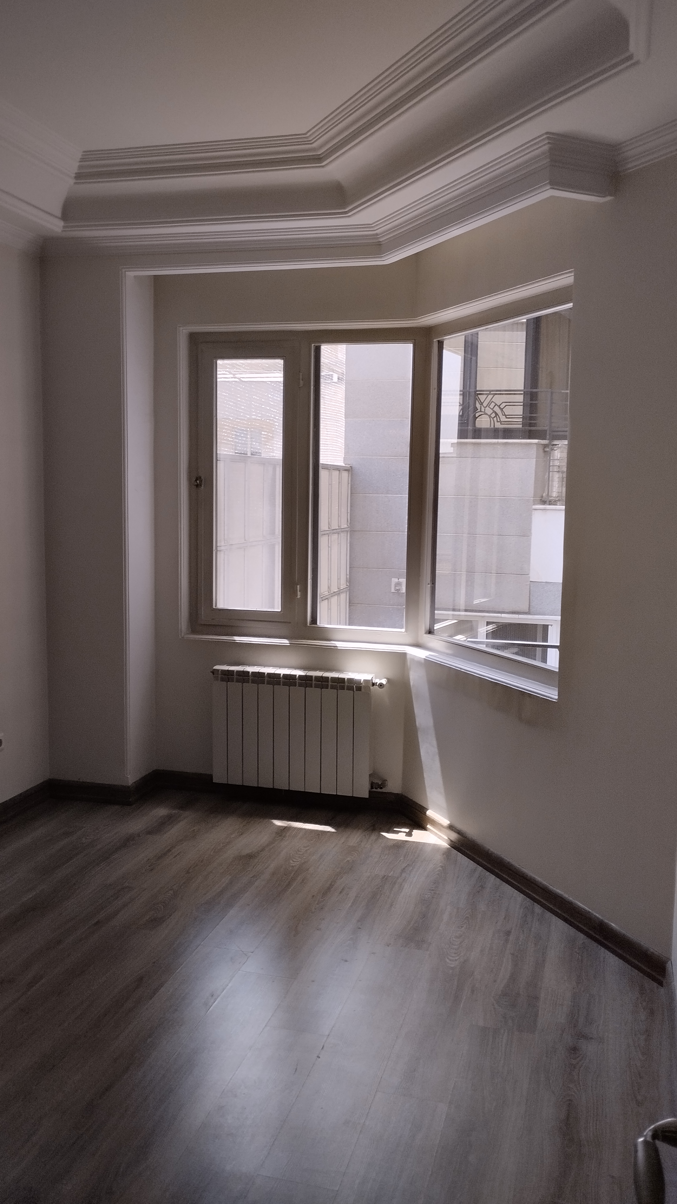 فروش آپارتمان 140 متر نیاوران 2 خواب فول امکانات
