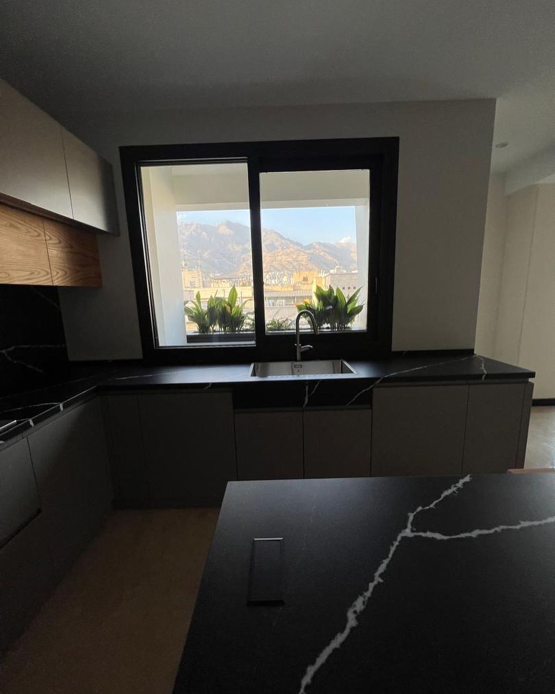 فروش آپارتمان 180متر آجودانیه فول مشاعات