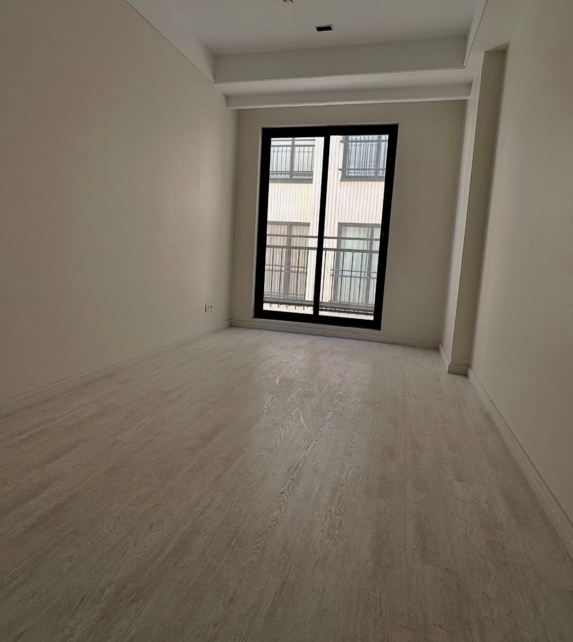 فروش آپارتمان 95 متر دولت نور جنوب 2 پارکینگ پلان مهندسی