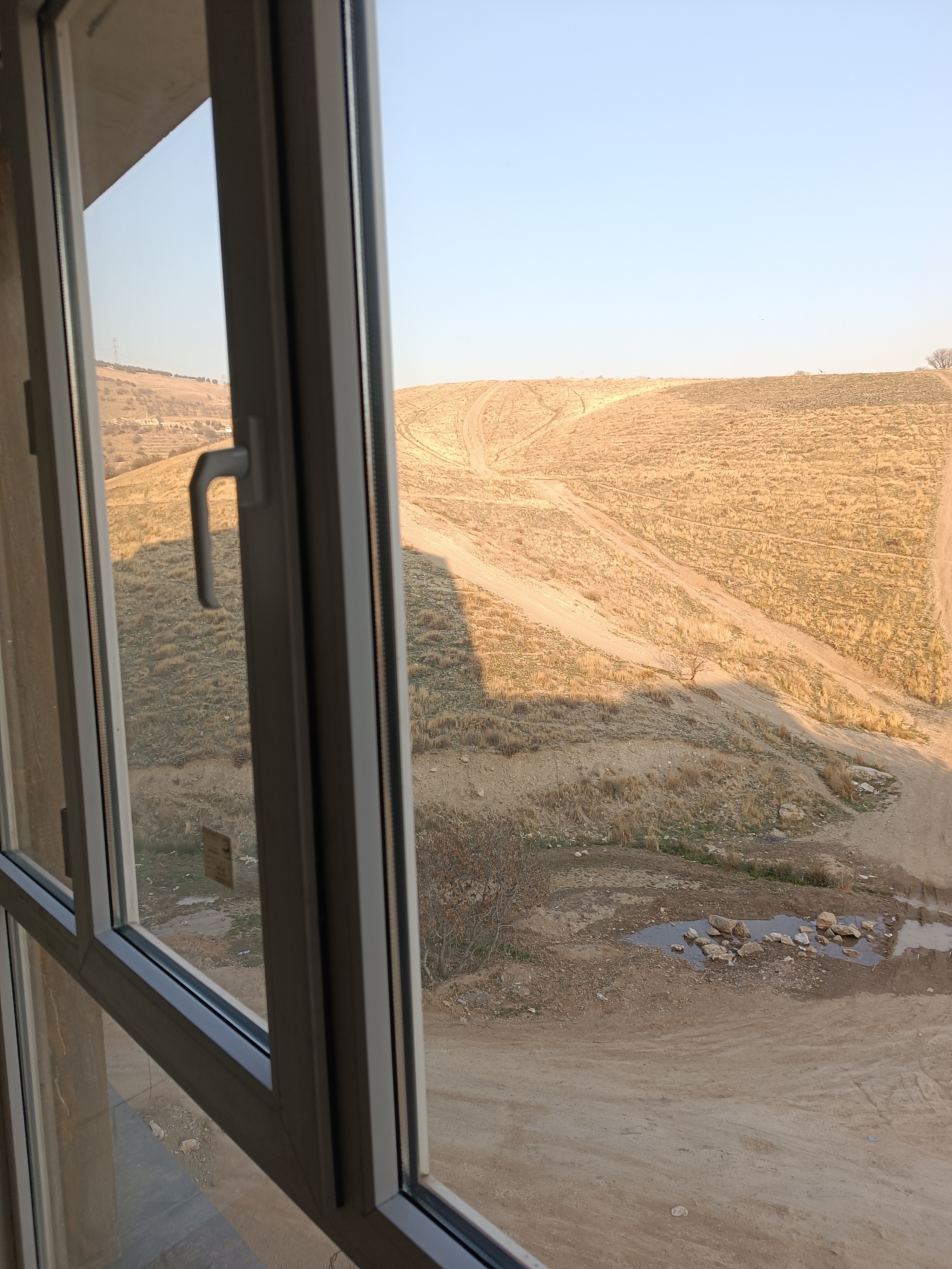 فروش آپارتمان 220 متر شهرک لاله تکواحدی 3 خواب ویو کوهستان