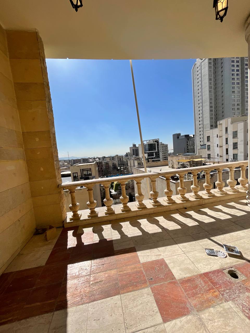 آپارتمان 240 متر نیاوران 3 جهت نور تراس چیدمان