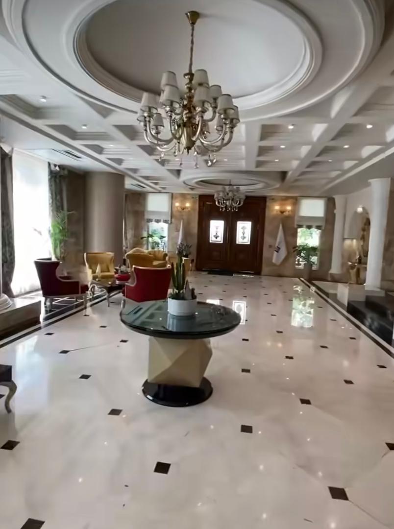 105متری اندرزگو