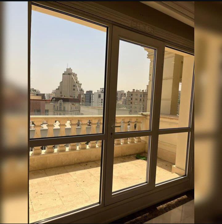 آپارتمان 280متری تلفیقی از هنر و معماری در قلب نیاوران