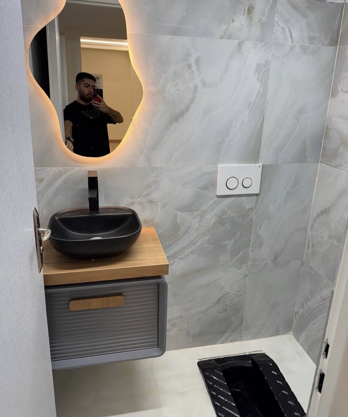 فروش آپارتمان 93 متر  دولت متریال درجه یک دنج و مشجر