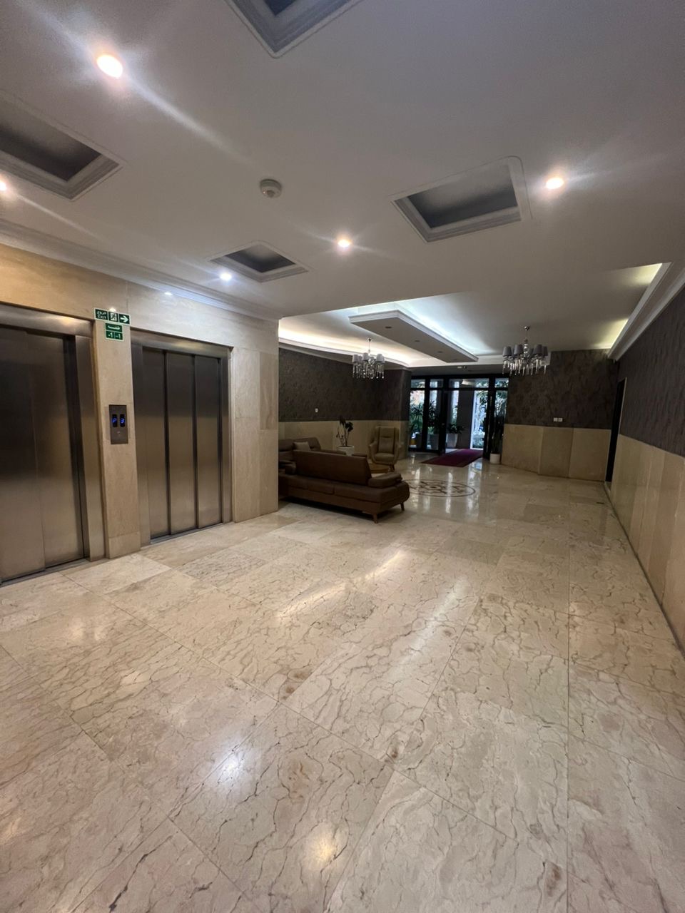 اجاره آپارتمان 130 متر نیاوران برجی بسیار فاخر و درخور