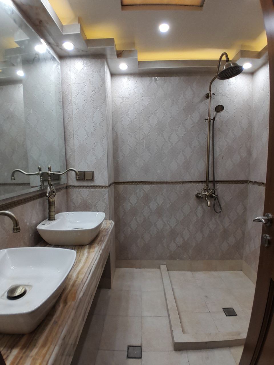 اجاره آپارتمان 260 متر جهانتاب دارای مشاعات ابی فعال