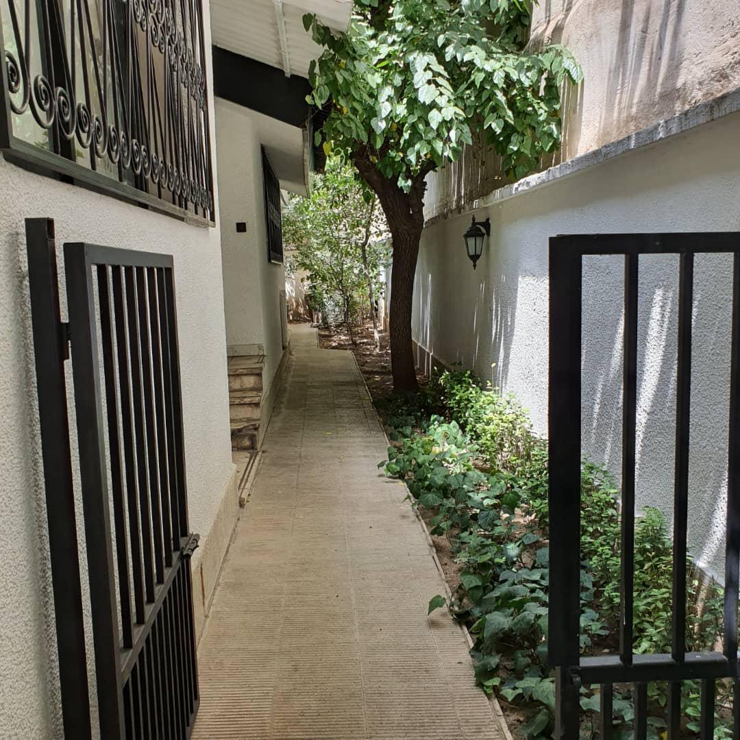 700 متر نیاوران باسازی شده