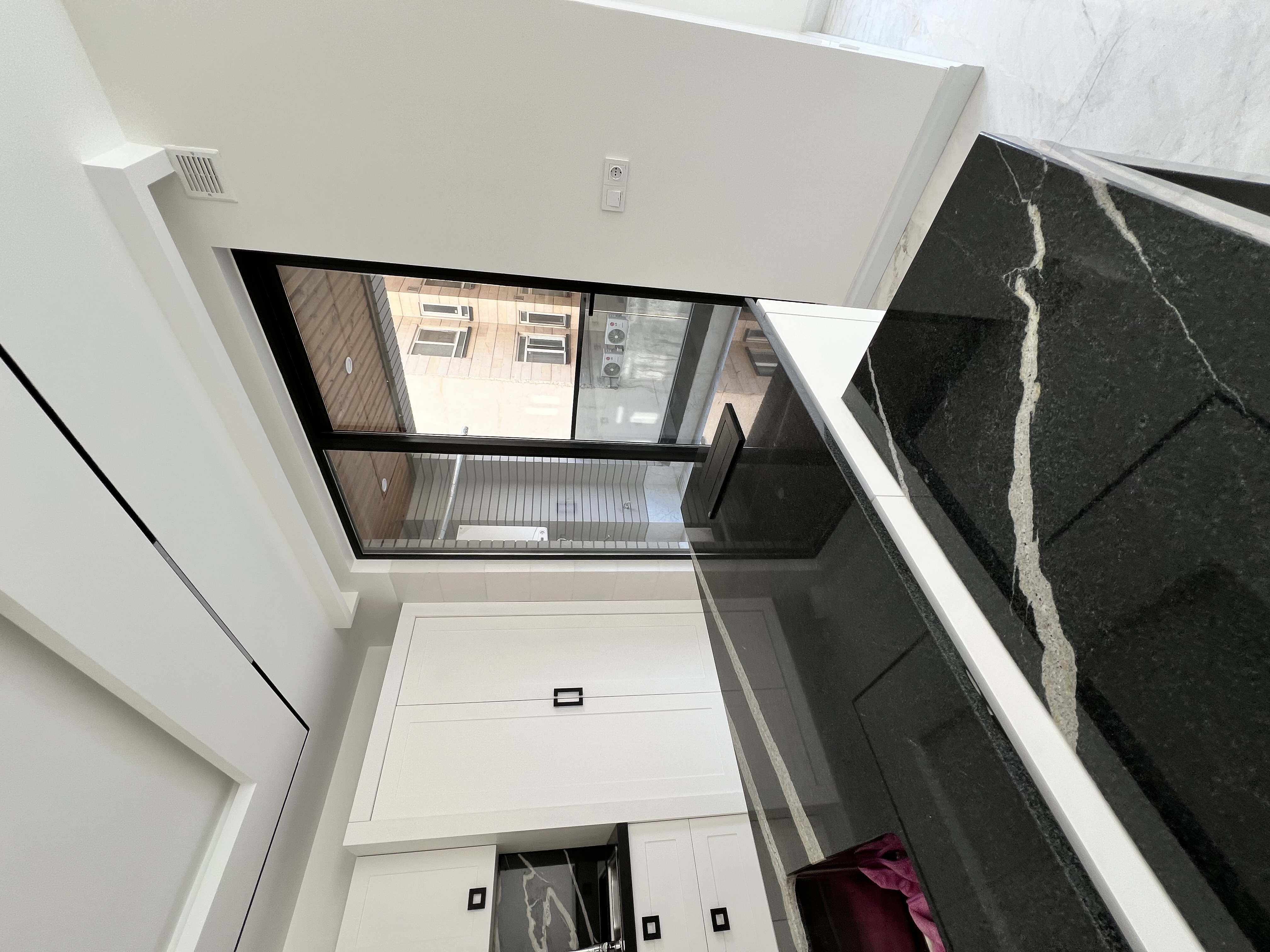 فروش 200متر آپارتمان قلب دیباجی فول فرنیش اکازیون