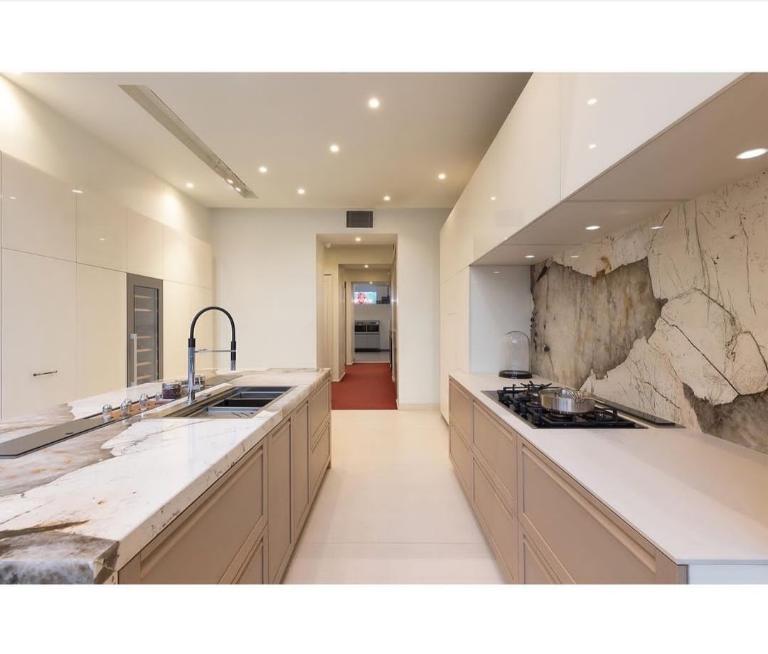 فروش آپارتمان 300 متر آجودانیه 4 خواب فول مشاعات