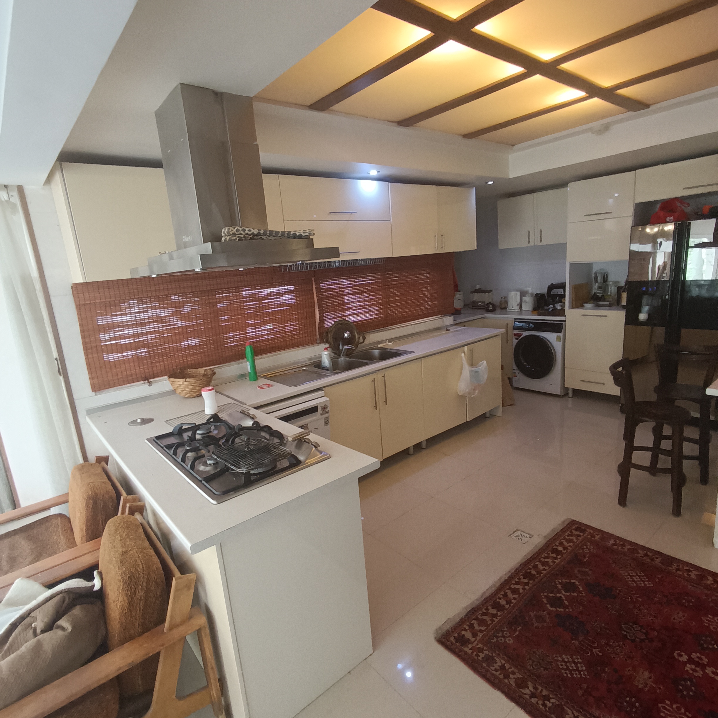 اجاره آپارتمان 200متر تاپ ترین لوکیشن دربند ویو مشجر