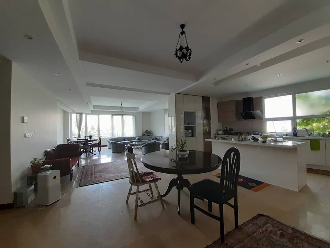 فروش آپارتمان 190 متر نیاوران  بازسازی شده دارای قدرالسهم