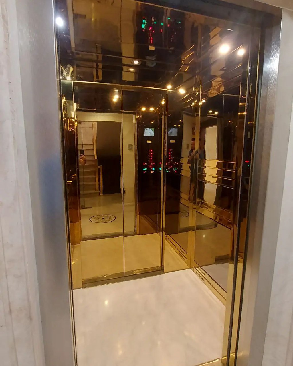 فروش آپارتمان 143 متر دزاشیب 2 پارکینگ