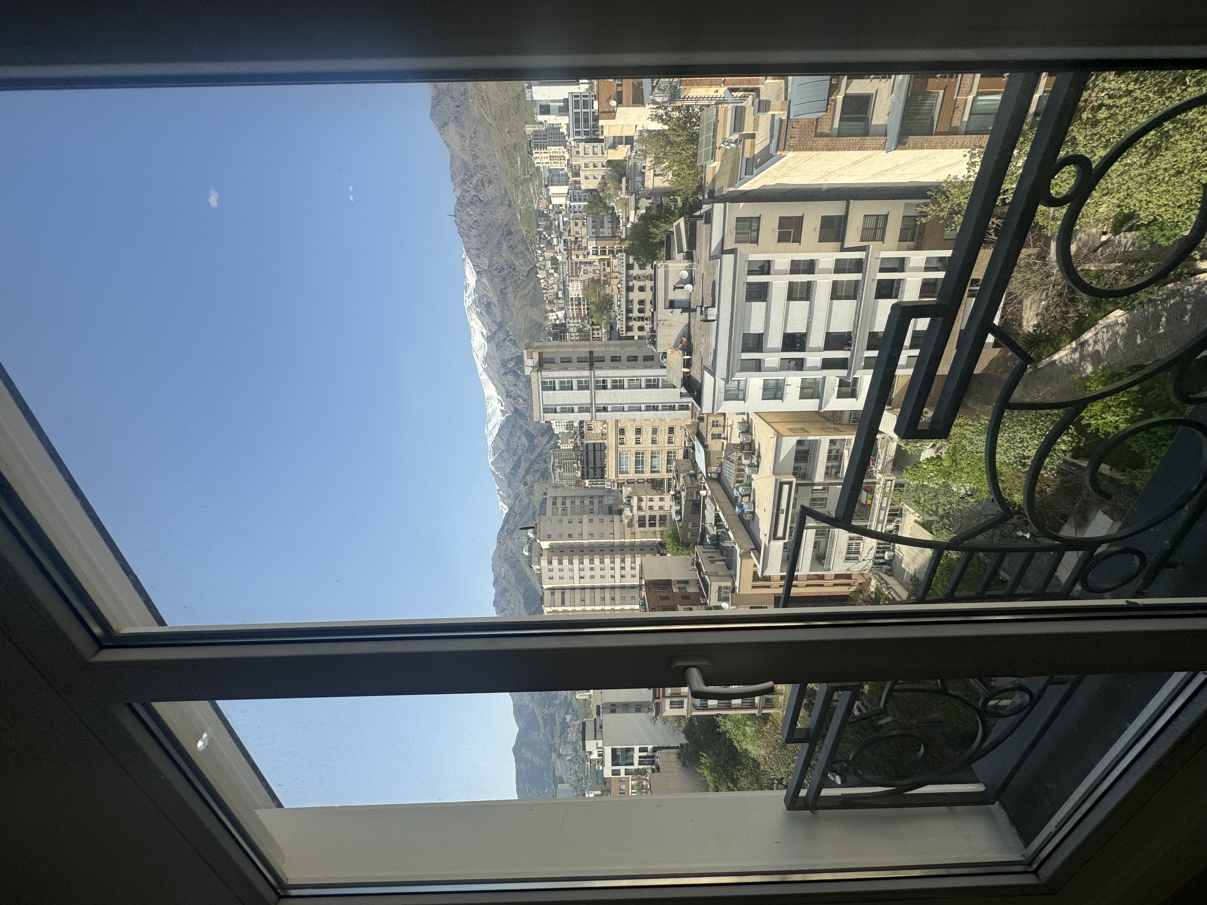 اجاره آپارتمان 135متر  دزاشیب 2خواب برج باغ