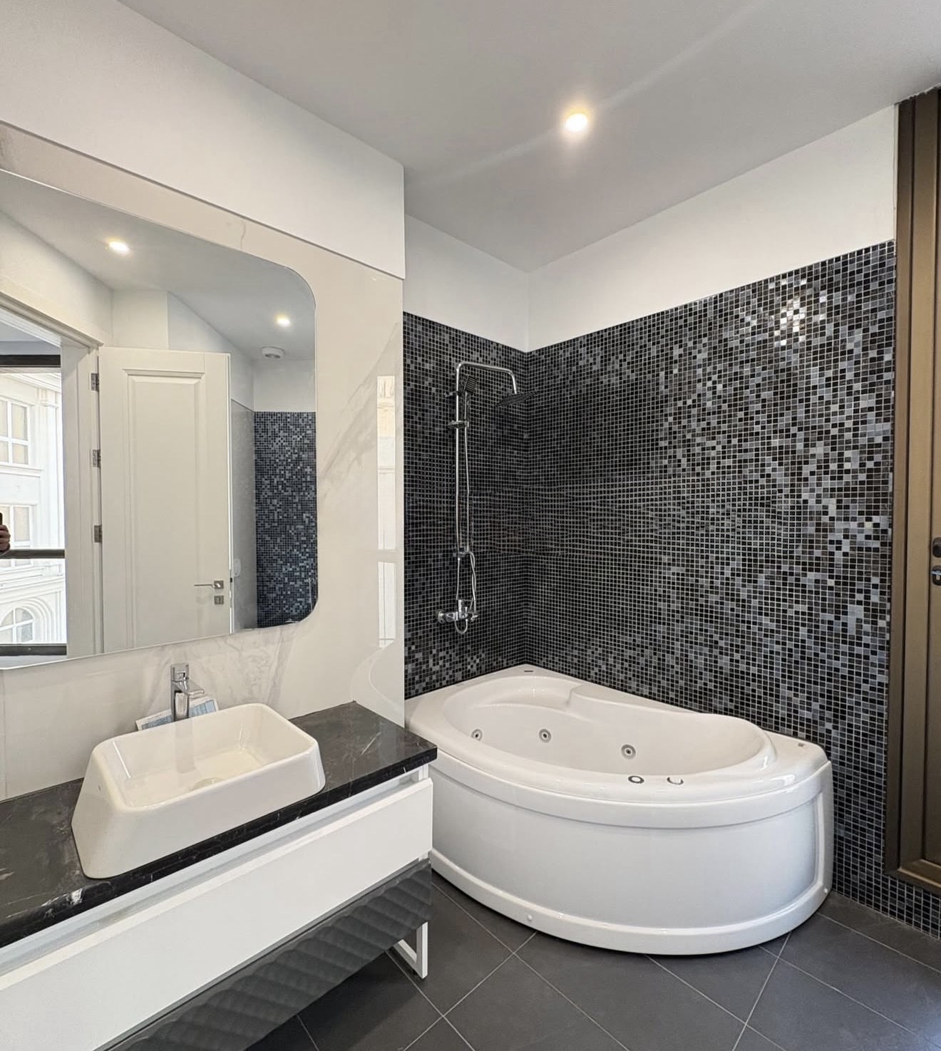 فروش آپارتمان 210 متر جهانتاب