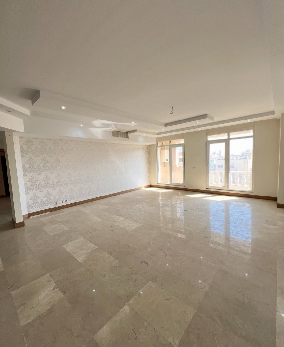 فروش آپارتمان 160 متر قلهک تراس بزرگ با ویو رویایی