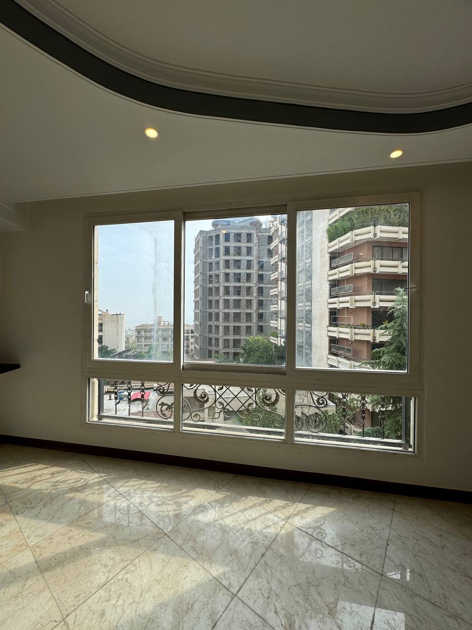 فروش آپارتمان 152 متر نیاوران 3 خواب 3 مستر 2 پارکینگه