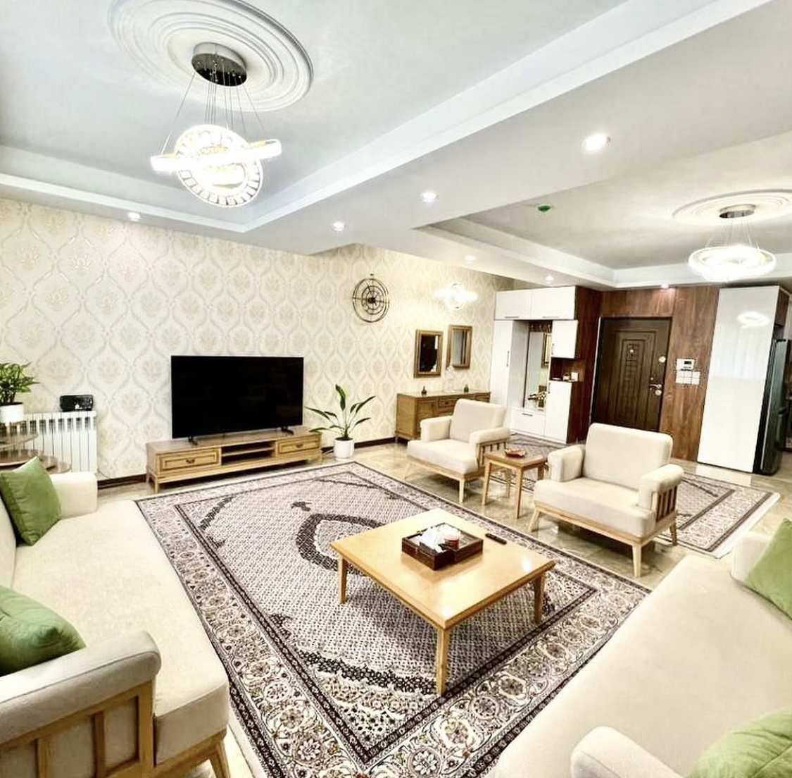 فروش آپارتمان 115متر کیکاووس  غرق نور