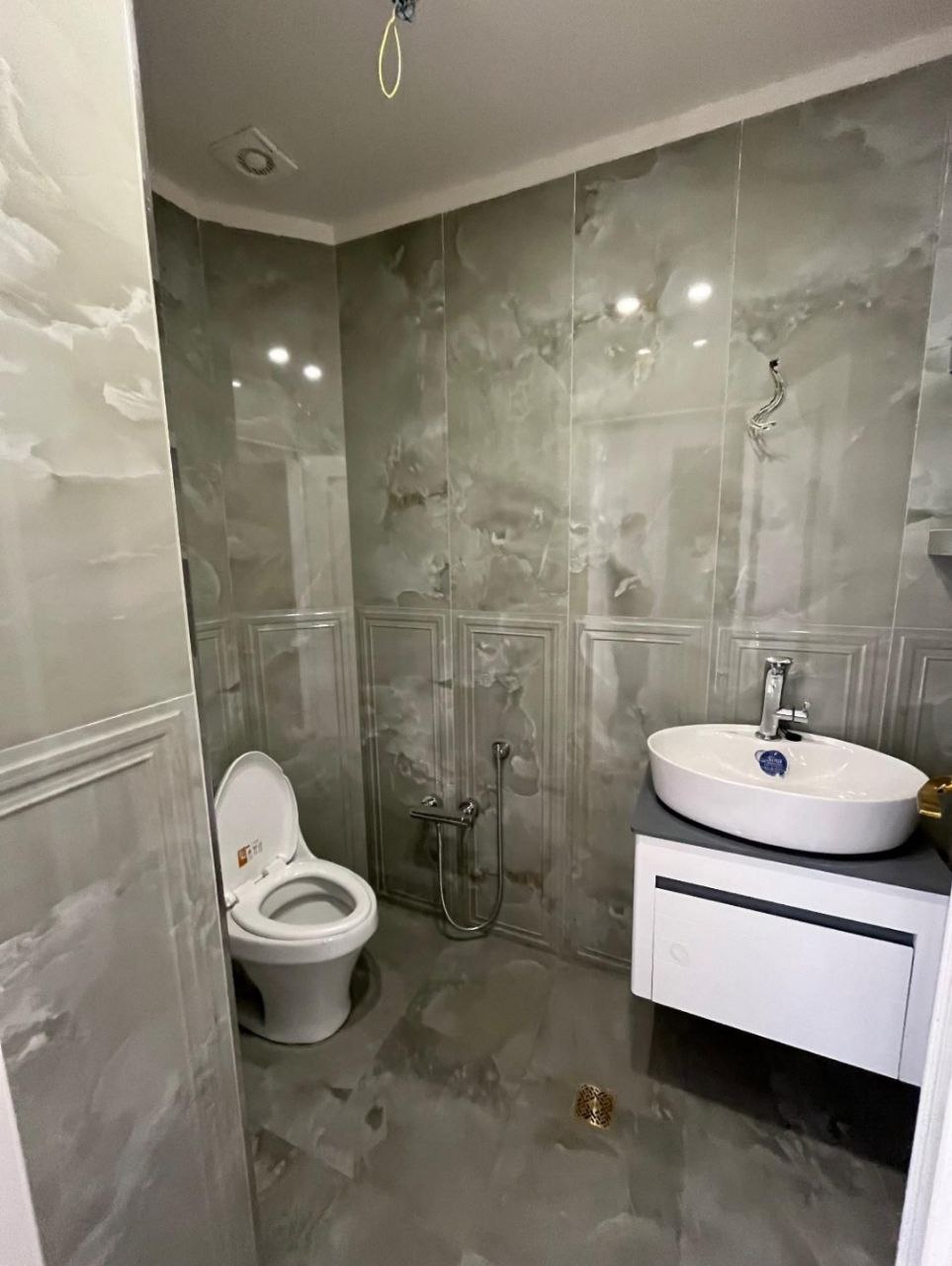 اجاره آپارتمان 210 متر نیــاوران