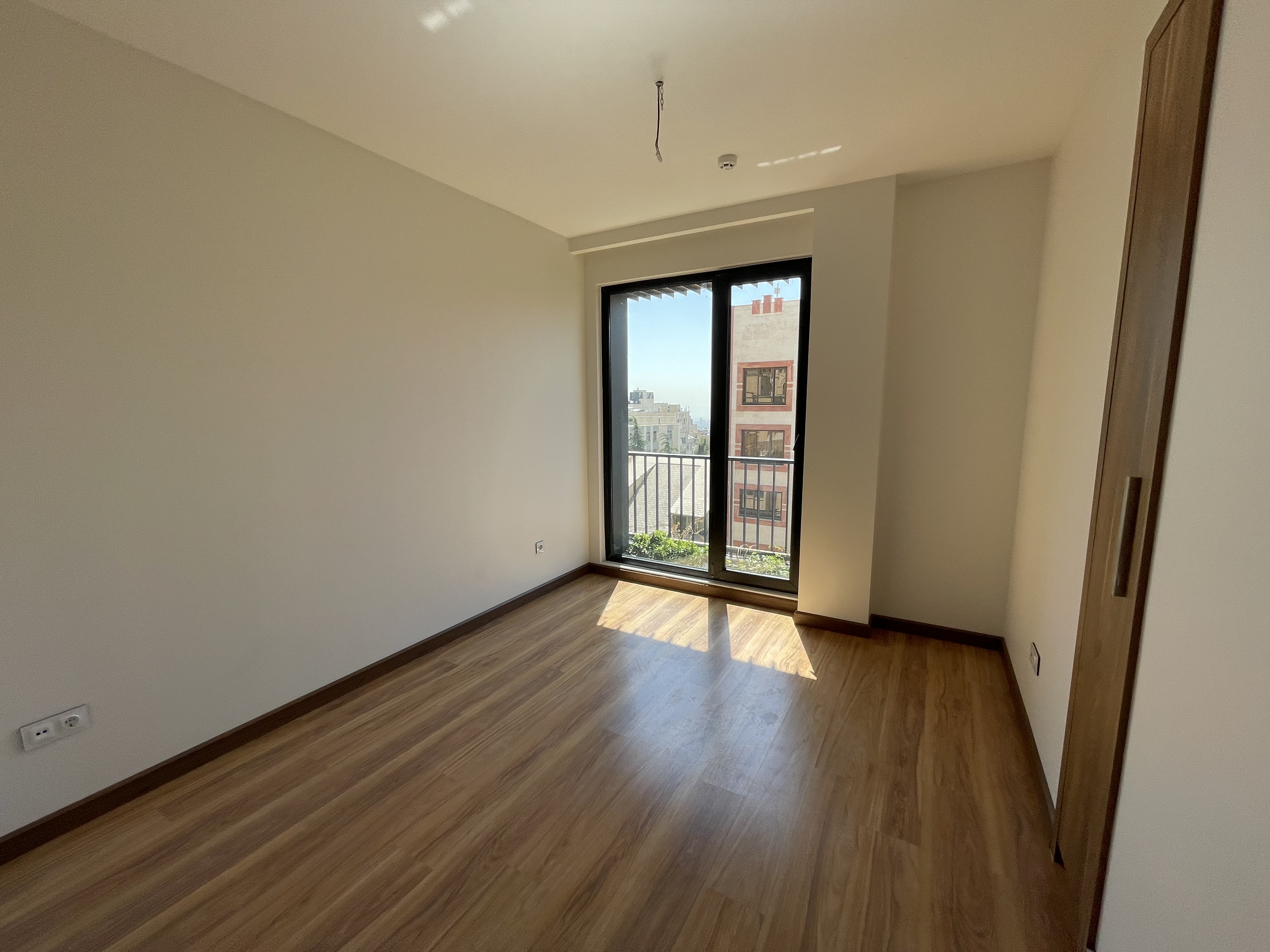 فروش آپارتمان 70متر اقدسیه فول مشاعات